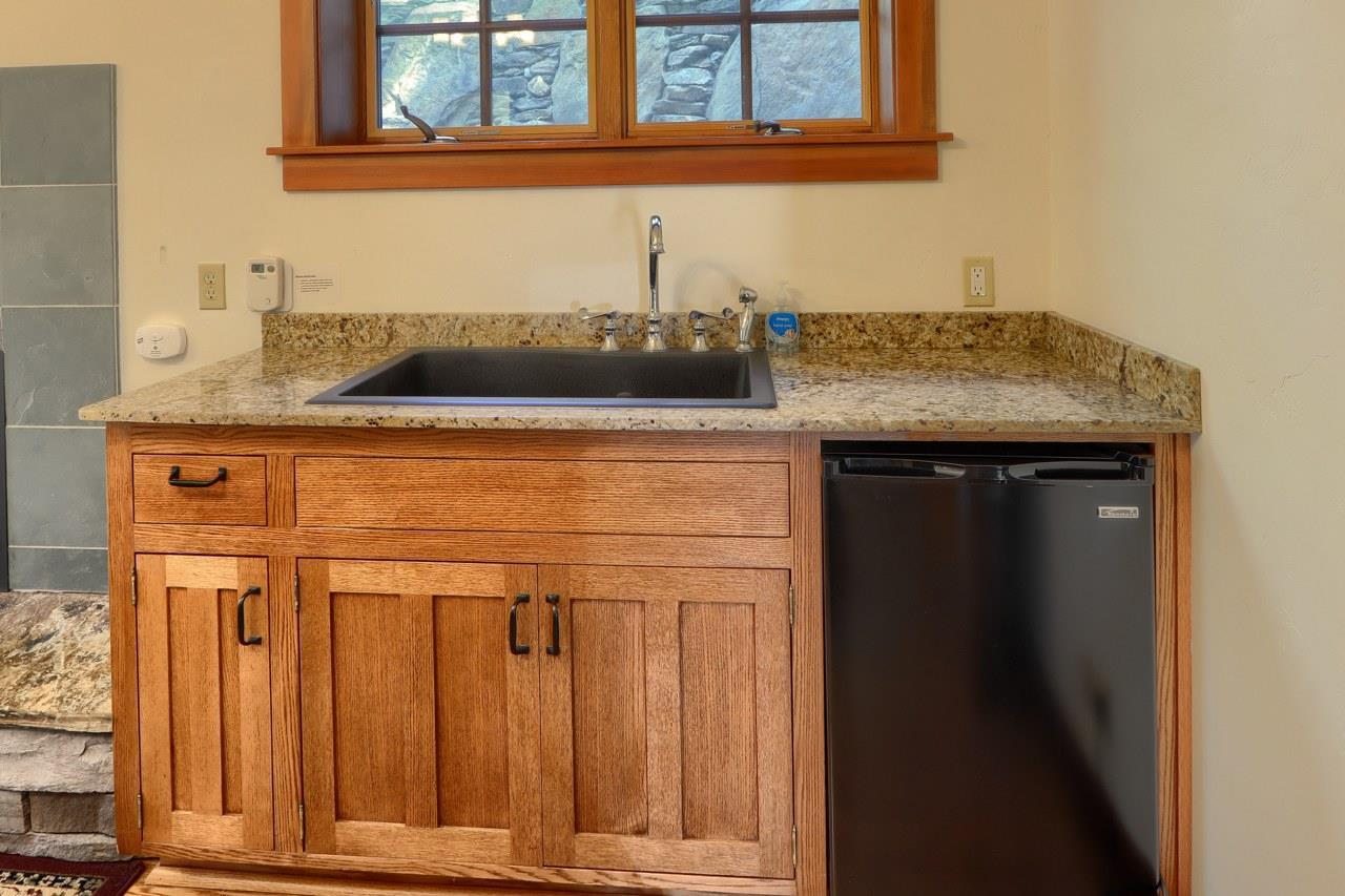 Yosemite West, California, 95389, United States, 3 Bedrooms Bedrooms, ,2 BathroomsBathrooms,Residential,For Sale,2005535