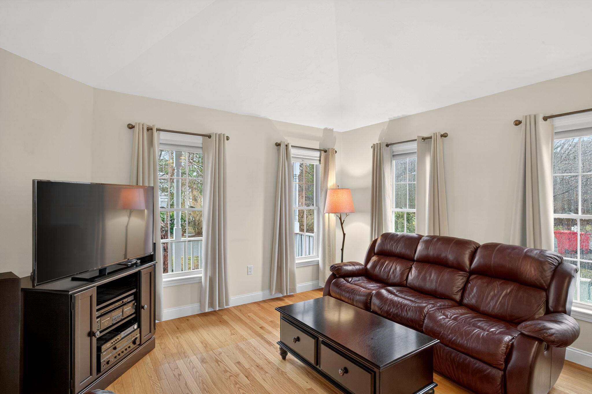  5 Blue Meadow Court, Bourne, MA, 02532 - 物件實景