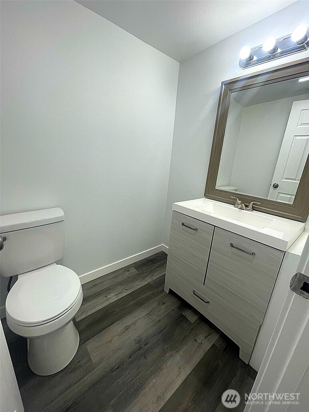 Seattle, Washington, 98178, United States, 4 Bedrooms Bedrooms, ,2 BathroomsBathrooms,Residential,For Sale,1983361