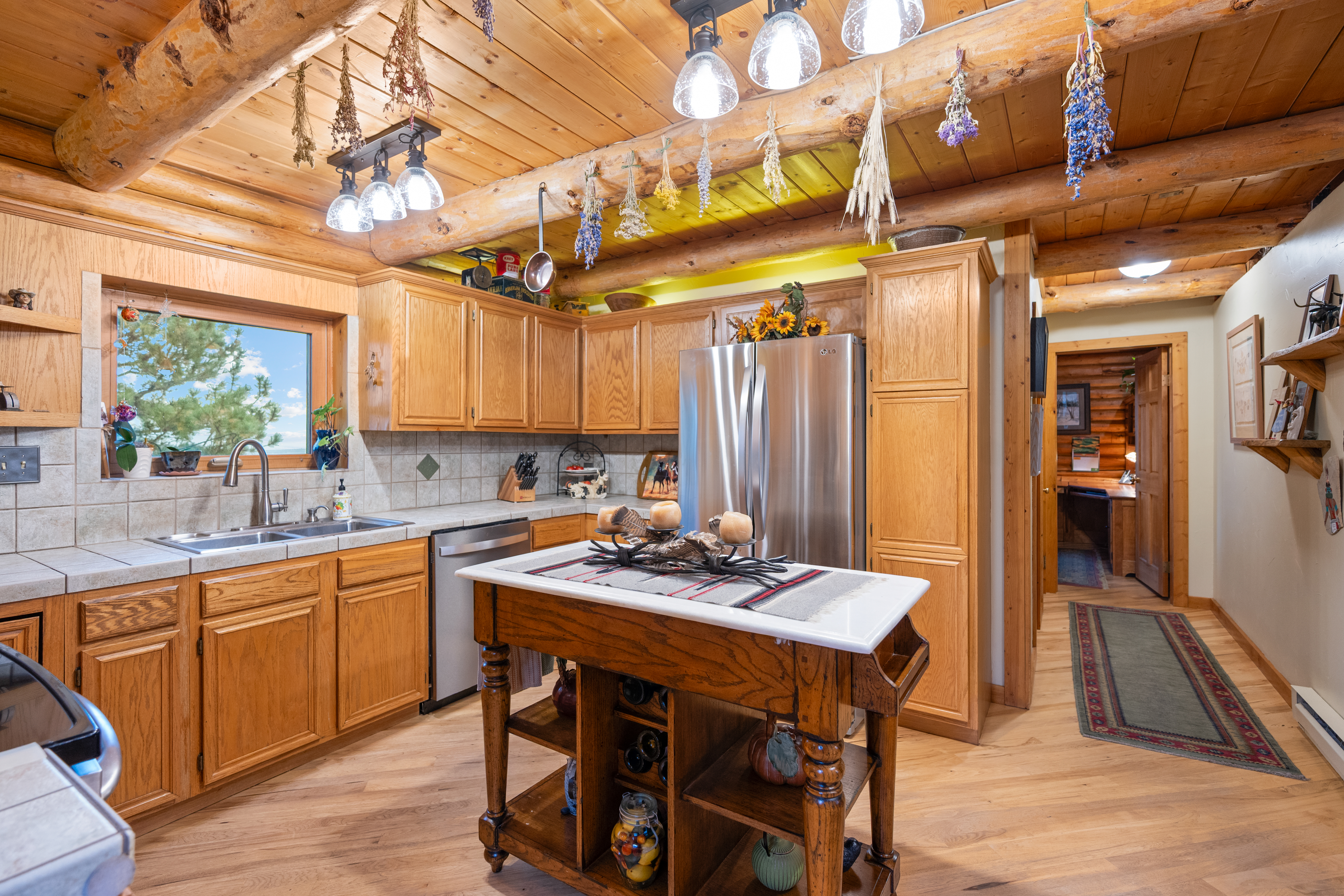  Chatfield Reservoir Log Home on Horse-Friendly 5 Acres with Wrap-Around Decks - 物件實景