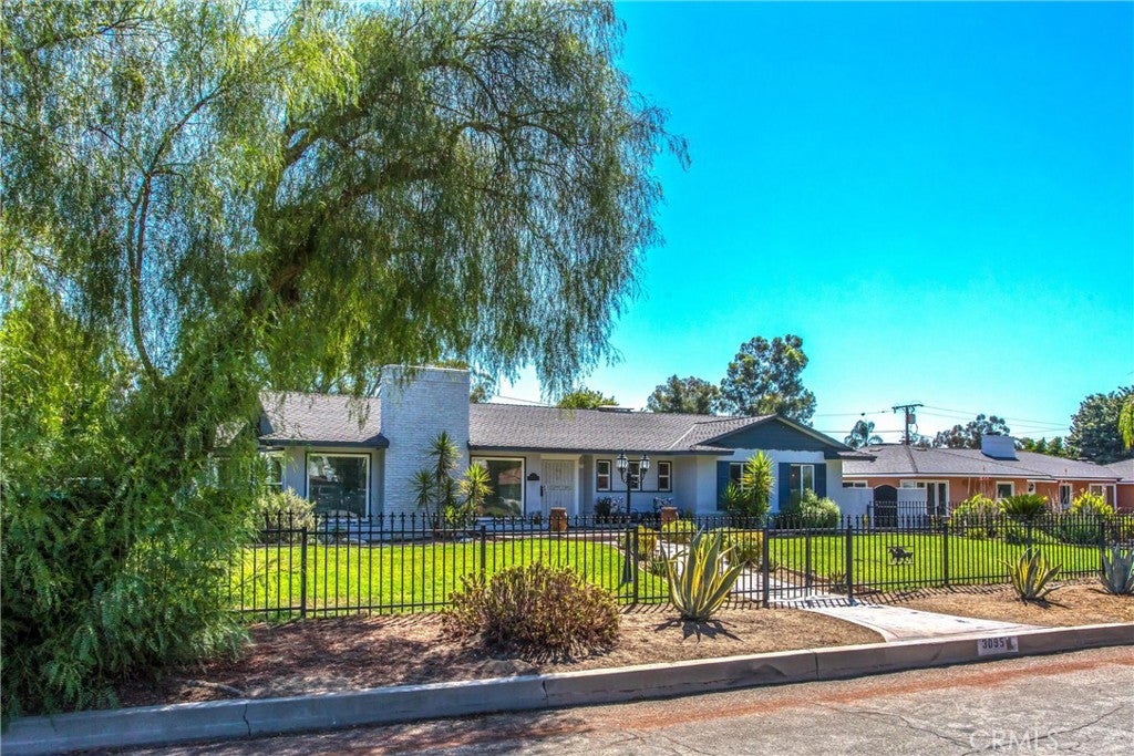 San Bernardino, California, 92404, United States, 3 Bedrooms Bedrooms, ,2 BathroomsBathrooms,Residential,For Sale,1983440