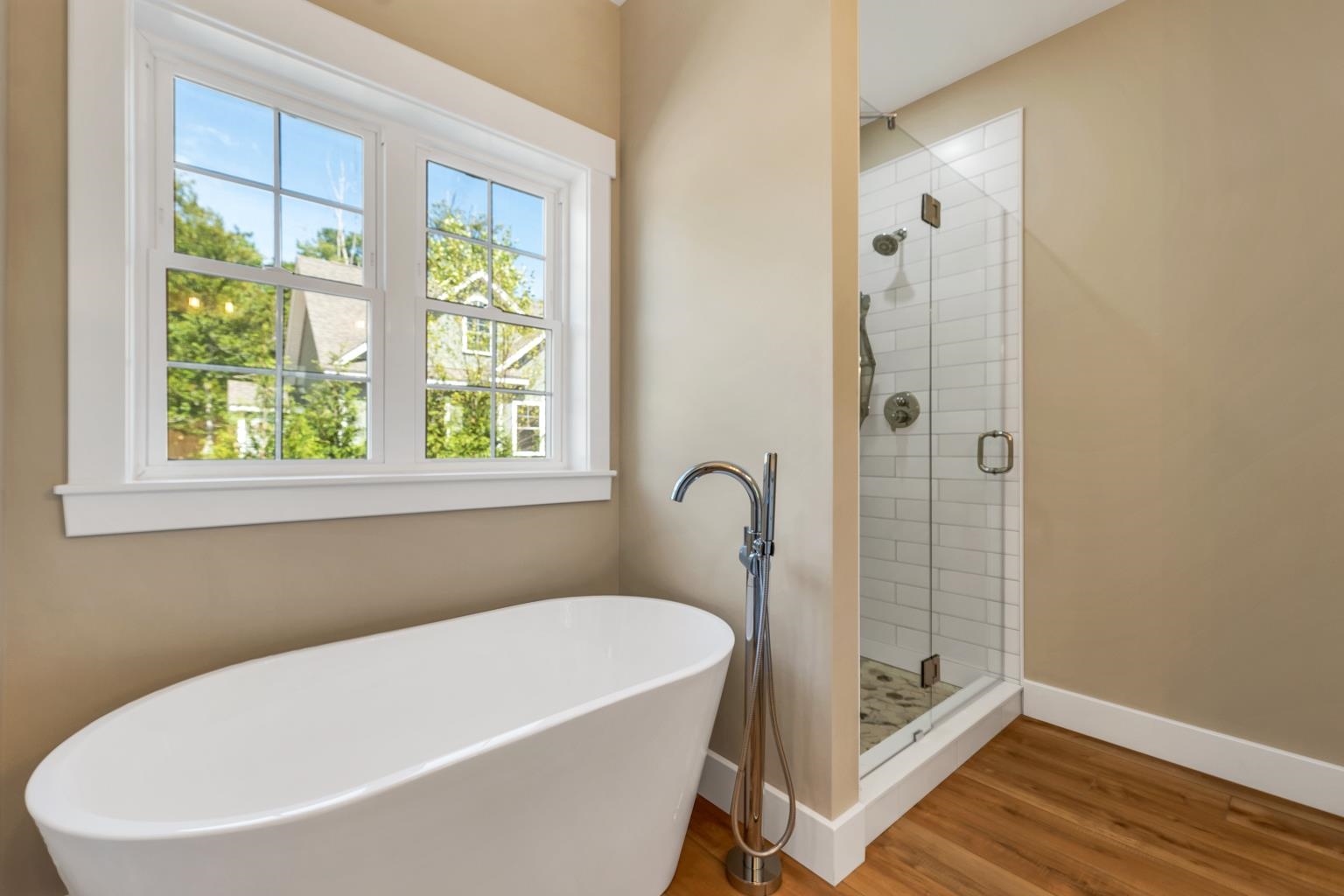 Laconia, New Hampshire, 03246, United States, 3 Bedrooms Bedrooms, ,3 BathroomsBathrooms,Residential,For Sale,1932606