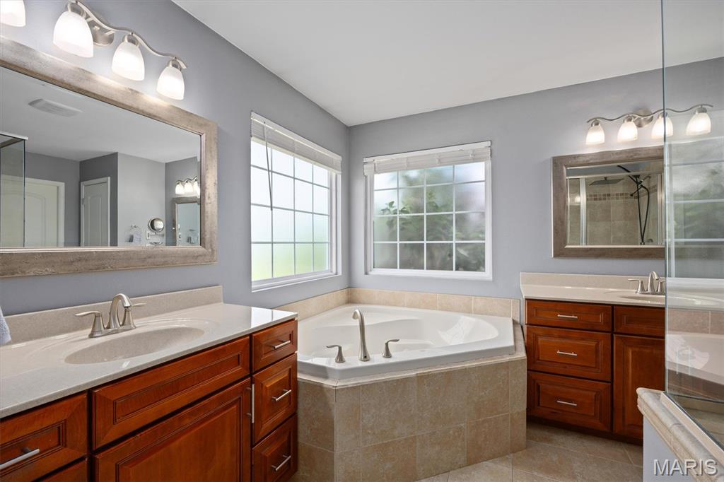 O'fallon, Illinois, 62269, United States, 4 Bedrooms Bedrooms, ,4 BathroomsBathrooms,Residential,For Sale,1988009