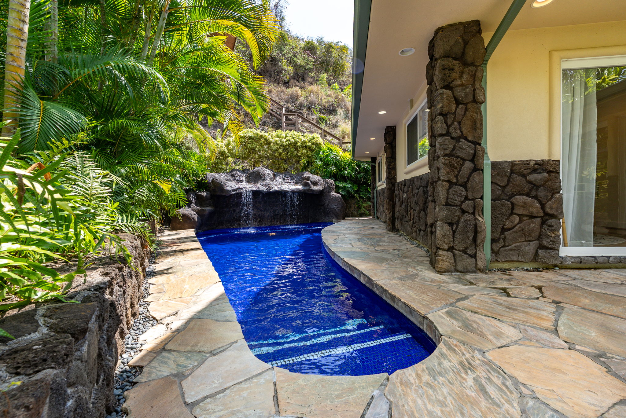 Kailua, Hawaii, 96734, United States, 6 Bedrooms Bedrooms, ,4 BathroomsBathrooms,Residential,For Sale,1981977