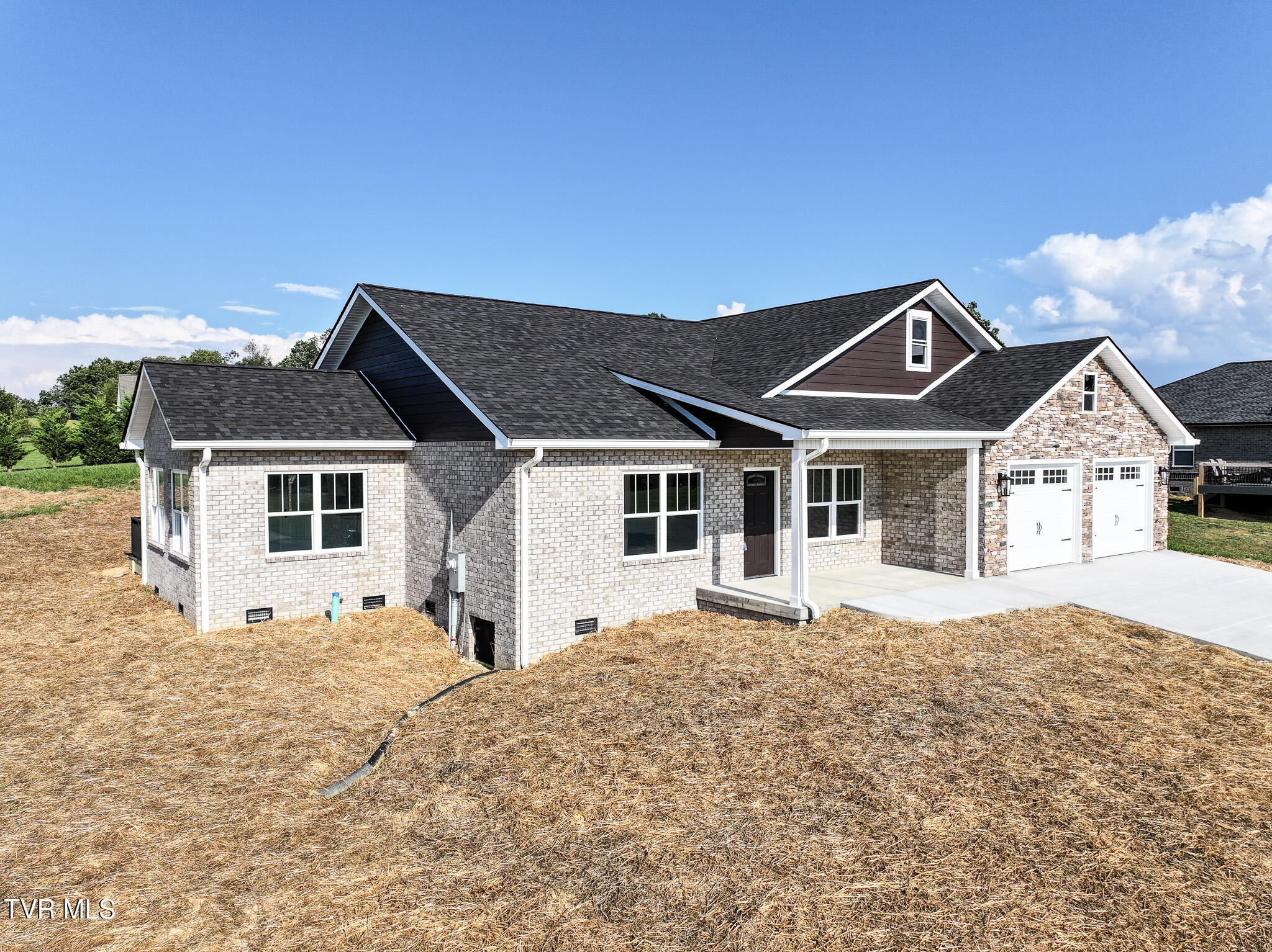 Greeneville, Tennessee, 37745, United States, 3 Bedrooms Bedrooms, ,2 BathroomsBathrooms,Residential,For Sale,1935533