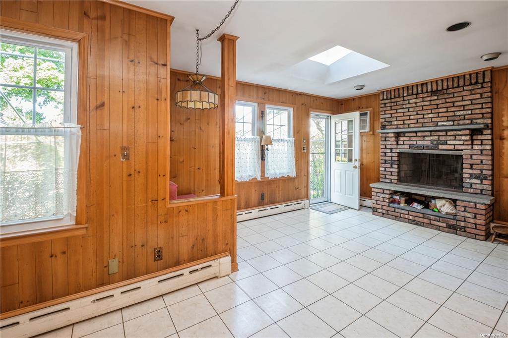 Rockville Centre, New York, 11570, United States, 3 Bedrooms Bedrooms, ,2 BathroomsBathrooms,Residential,For Sale,1937089