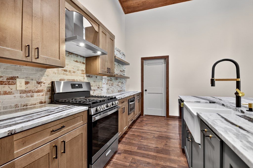 Mineral Bluff, Georgia, 30559, United States, 3 Bedrooms Bedrooms, ,3 BathroomsBathrooms,Residential,For Sale,1871294