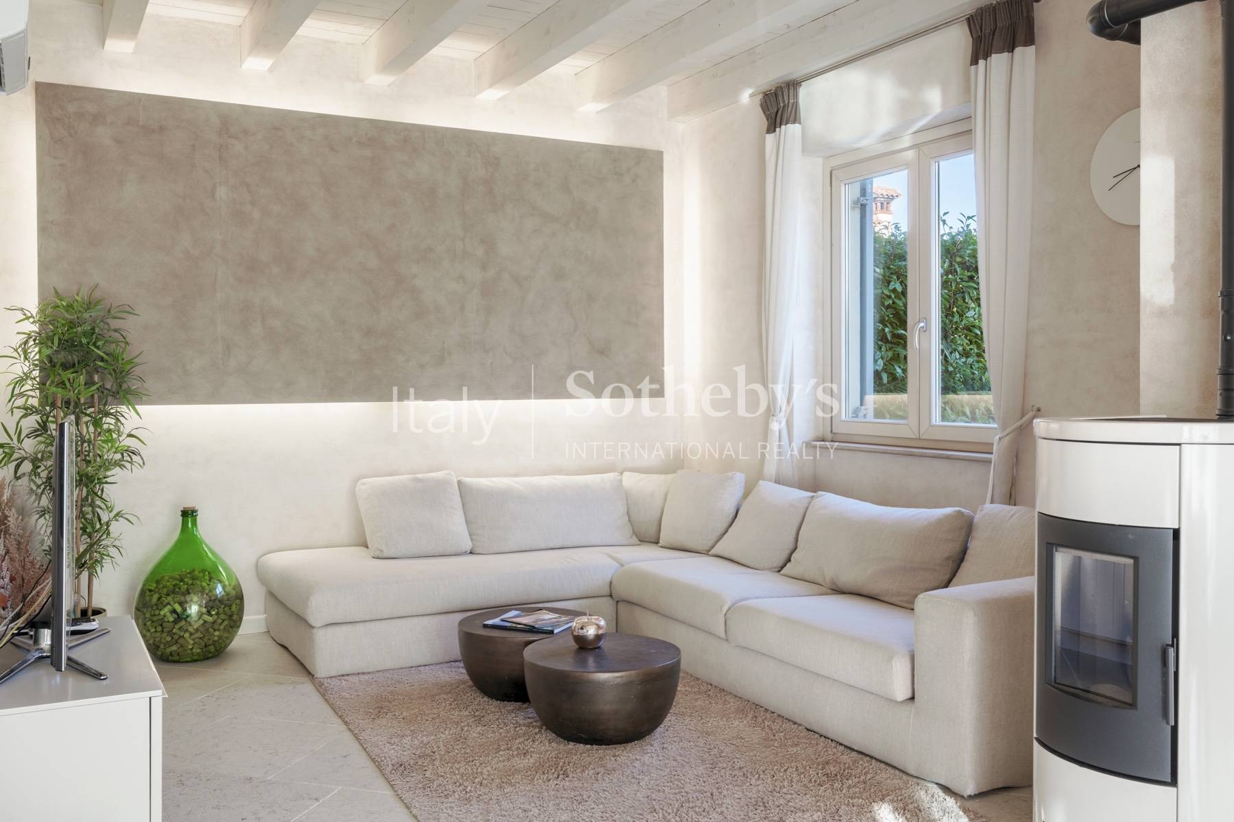  Detached Home in Elegant Residence with Pool - 物件實景