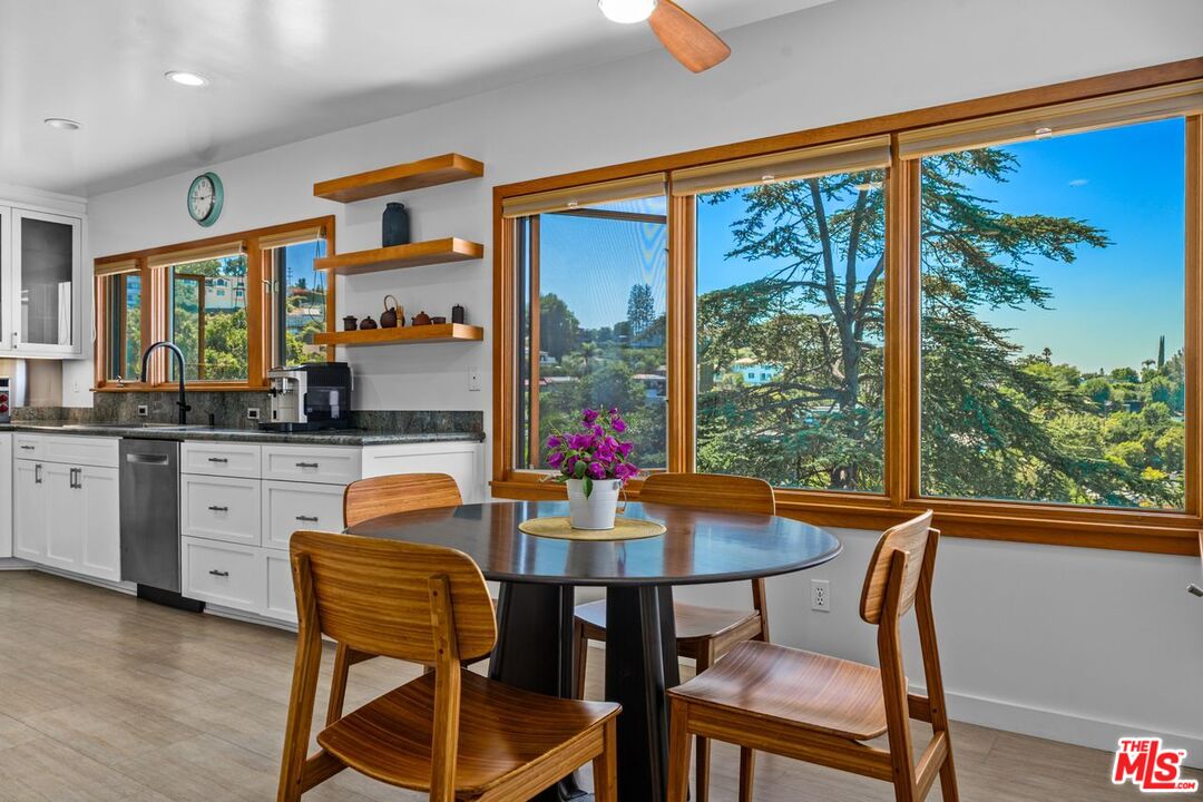 Sherman Oaks, California, 91423, United States, 3 Bedrooms Bedrooms, ,3 BathroomsBathrooms,Residential,For Sale,1986204