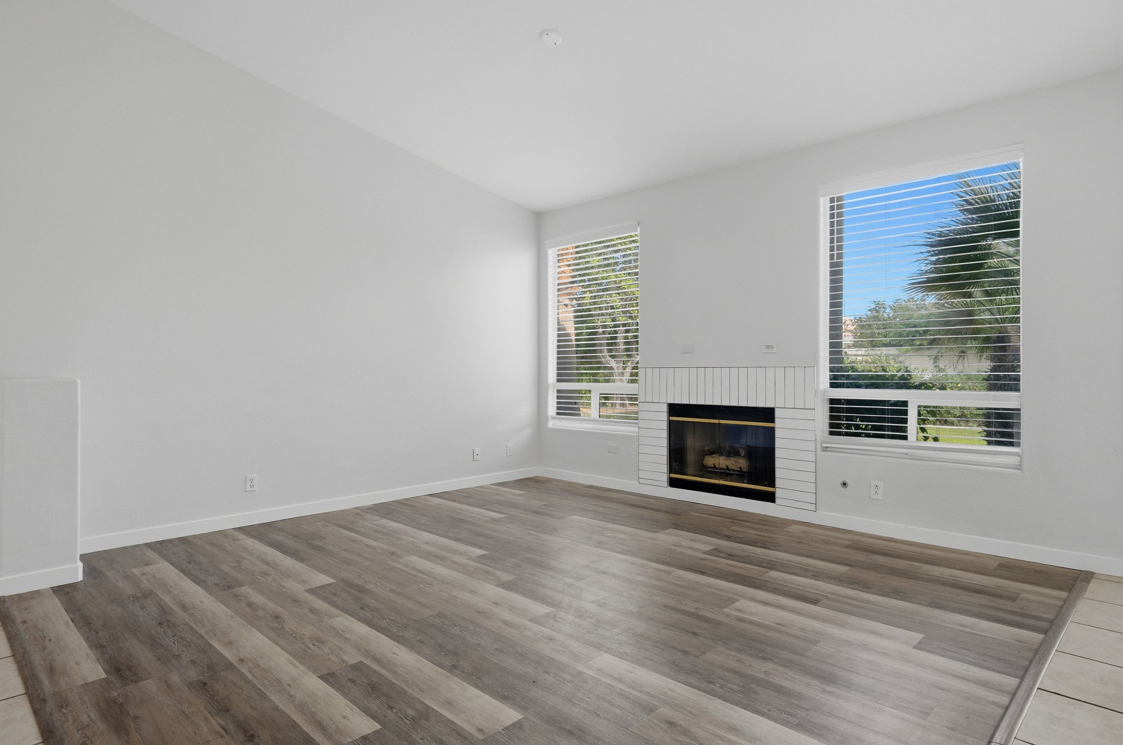  Coveted Merano Landscaped Oasis - 物件實景