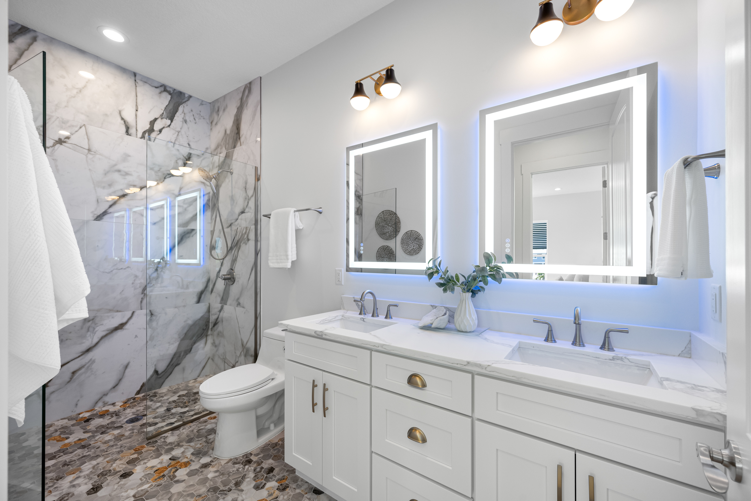 Madeira Beach, Florida, 33708, United States, 6 Bedrooms Bedrooms, ,6 BathroomsBathrooms,Residential,For Sale,1988521