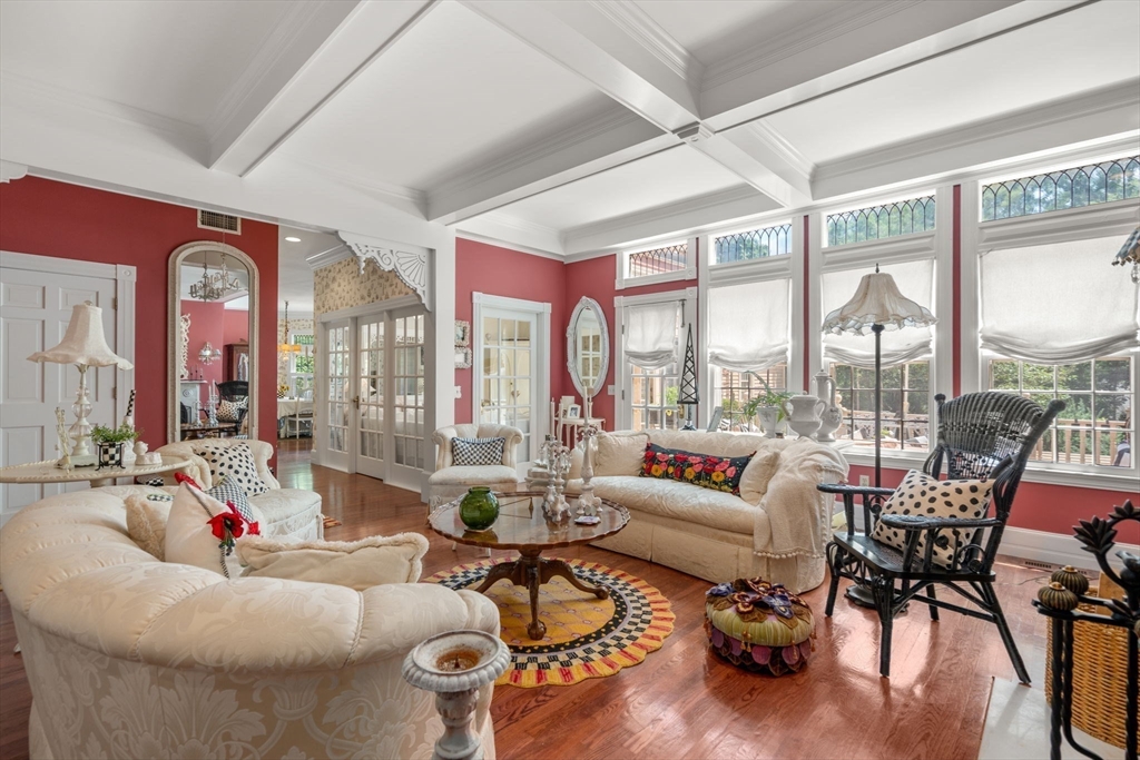 Hopkinton, Massachusetts, 01748, United States, 4 Bedrooms Bedrooms, ,5 BathroomsBathrooms,Residential,For Sale,1982386