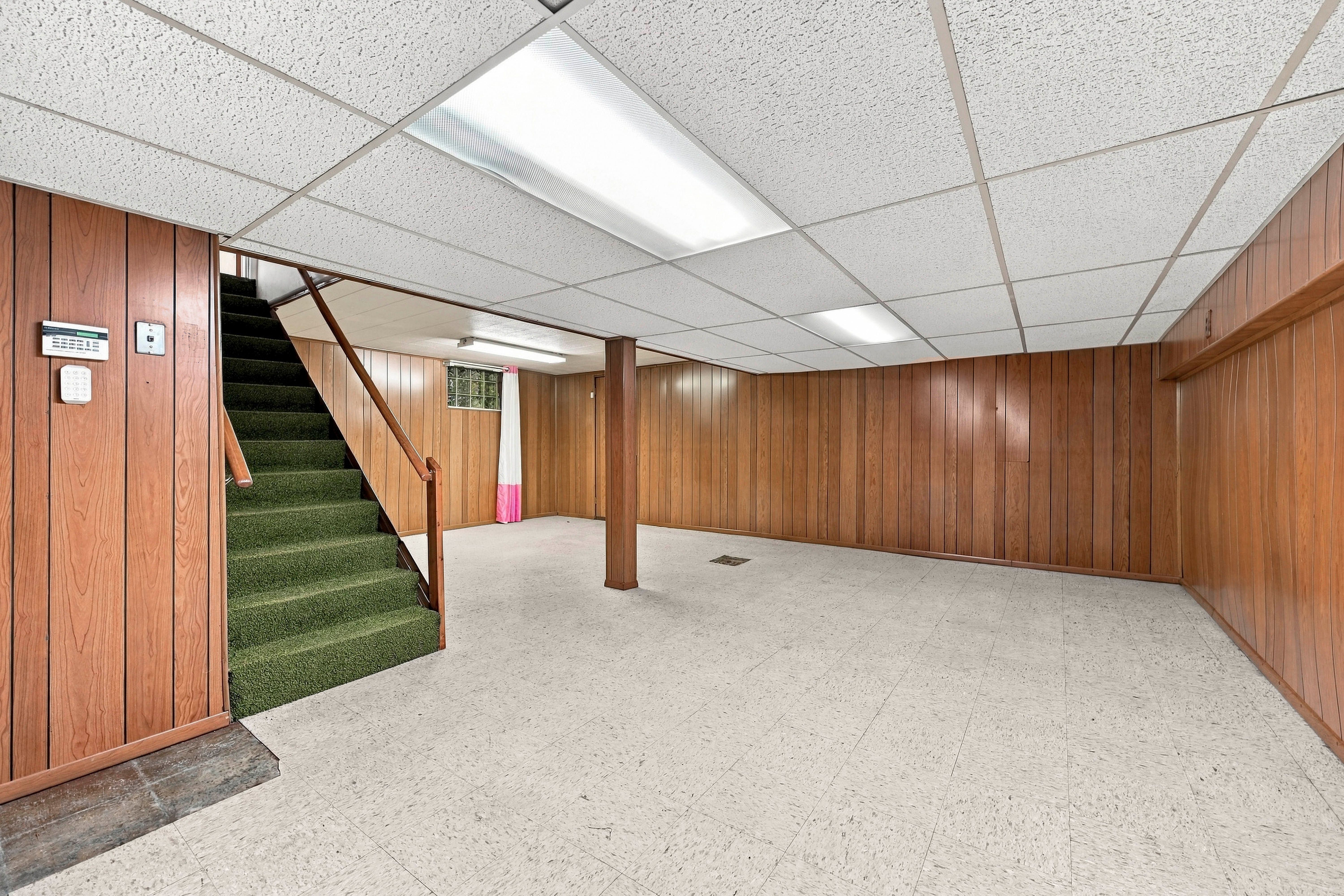  16 South Rolling Hills Avenue, Irwin, PA 15642 - 物件實景