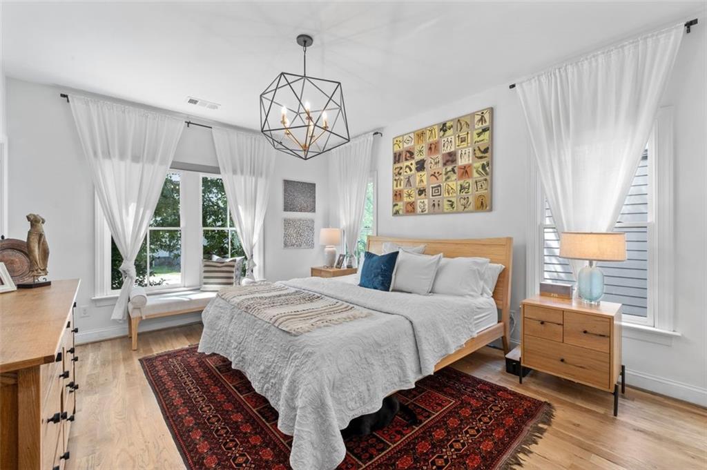 Atlanta, Georgia, 30324, United States, 3 Bedrooms Bedrooms, ,3 BathroomsBathrooms,Residential,For Sale,1948328