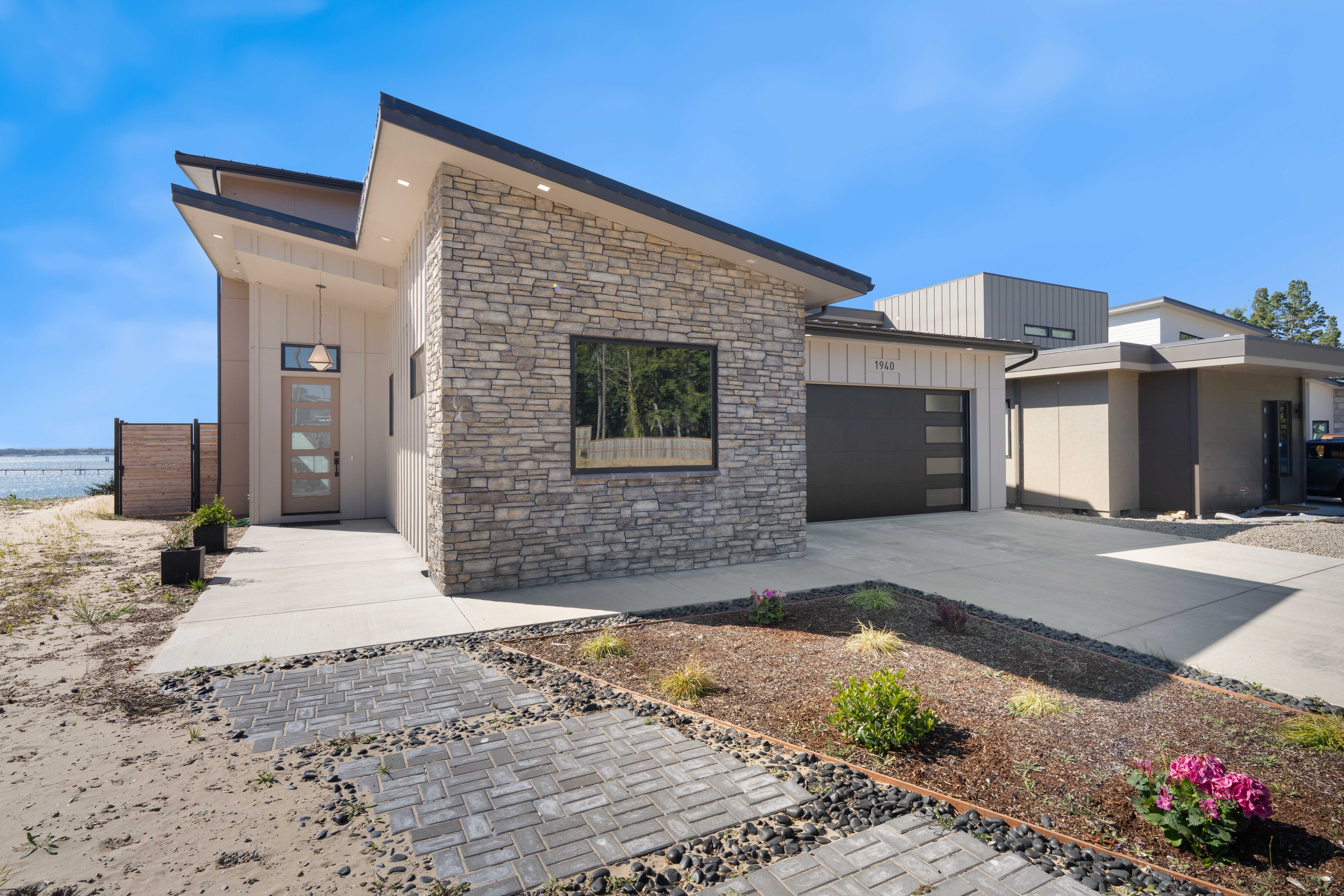  Bayfront Modern Masterpiece in Coos Bay, Oregon - 物件實景