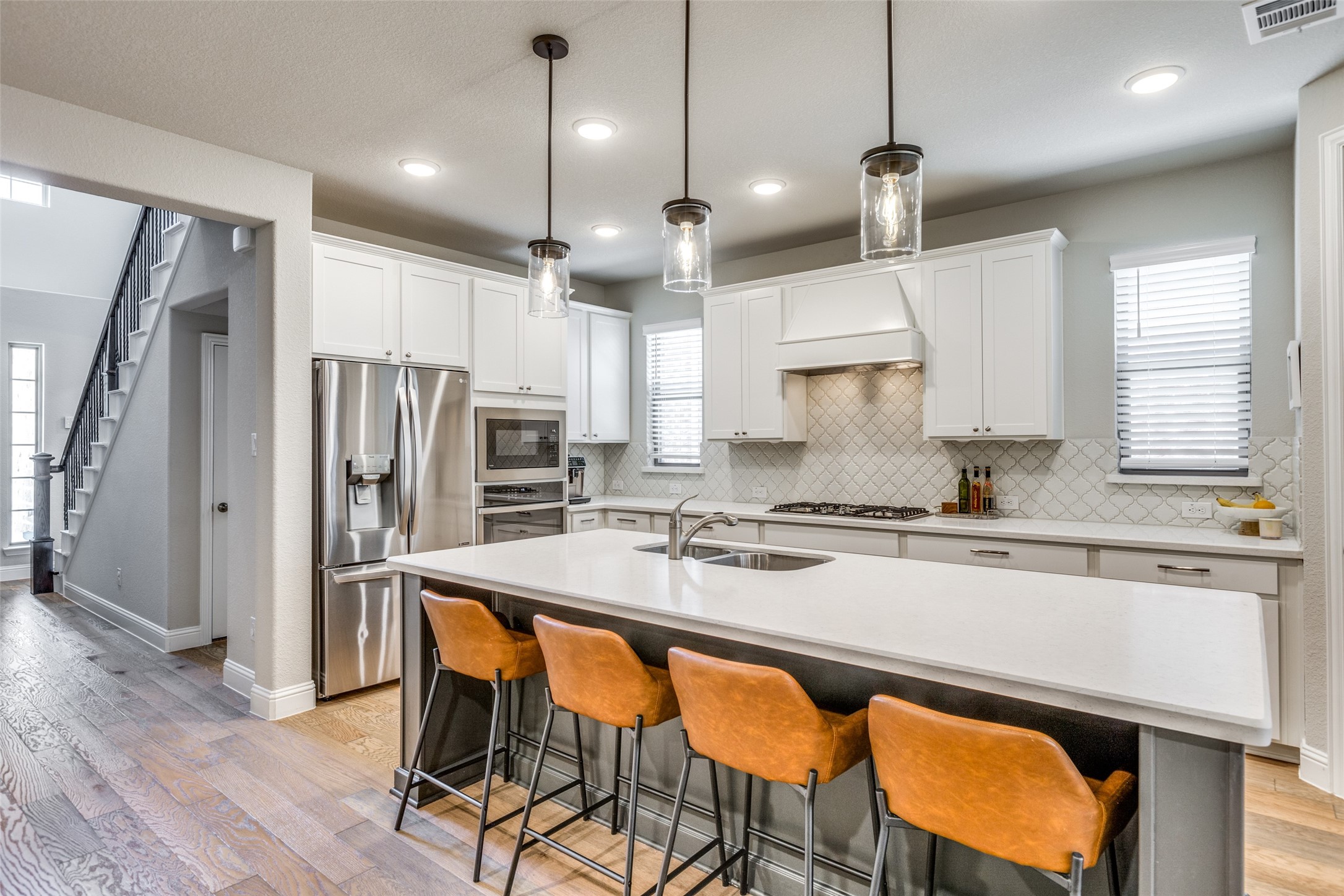 Carrollton, Texas, 75010, United States, 3 Bedrooms Bedrooms, ,3 BathroomsBathrooms,Residential,For Sale,1907540