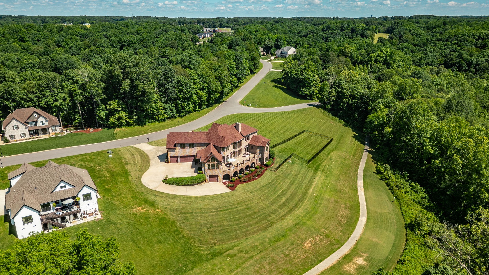 Greenbrier, Tennessee, 37073, United States, 5 Bedrooms Bedrooms, ,6 BathroomsBathrooms,Residential,For Sale,1827902