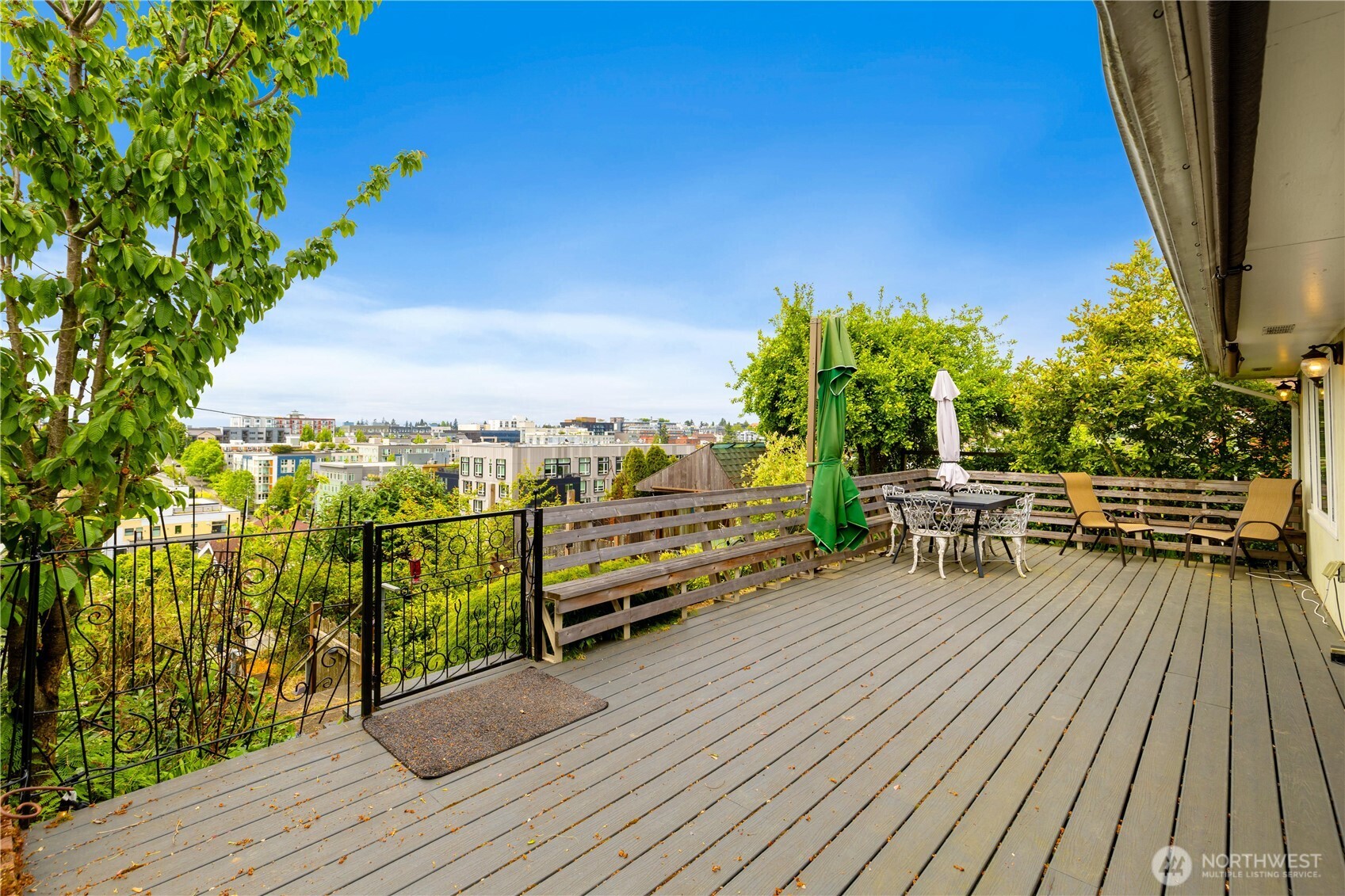 Seattle, Washington, 98126, United States, 4 Bedrooms Bedrooms, ,1 BathroomBathrooms,Residential,For Sale,1810627