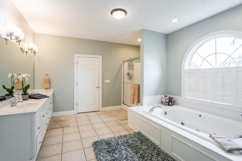 CHATSWORTH, Georgia, 30705, United States, 5 Bedrooms Bedrooms, ,6 BathroomsBathrooms,Residential,For Sale,1846610