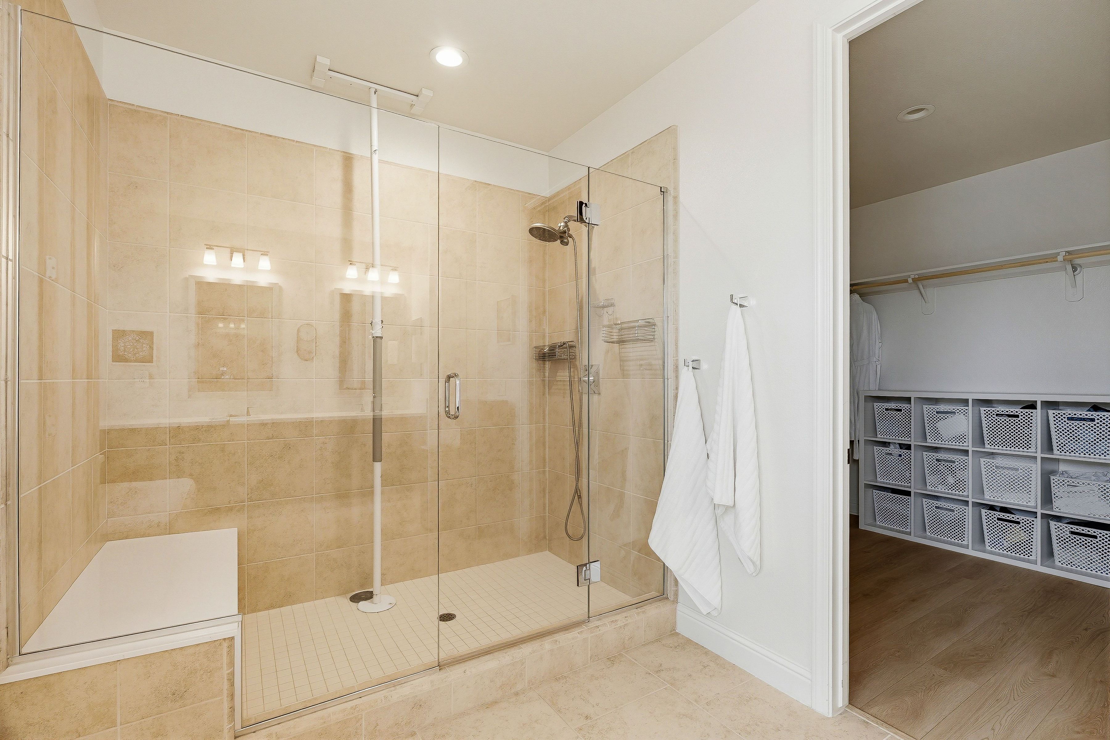  600 Bluffs Drive - 物件實景