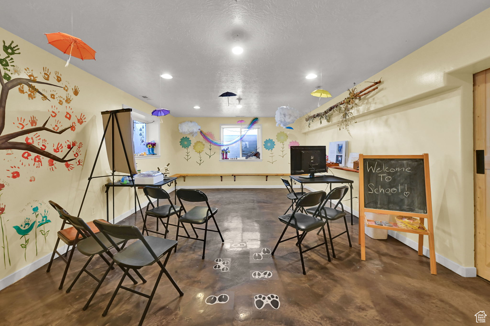 Tremonton, Utah, 84337, United States, 4 Bedrooms Bedrooms, ,3 BathroomsBathrooms,Residential,For Sale,1924806