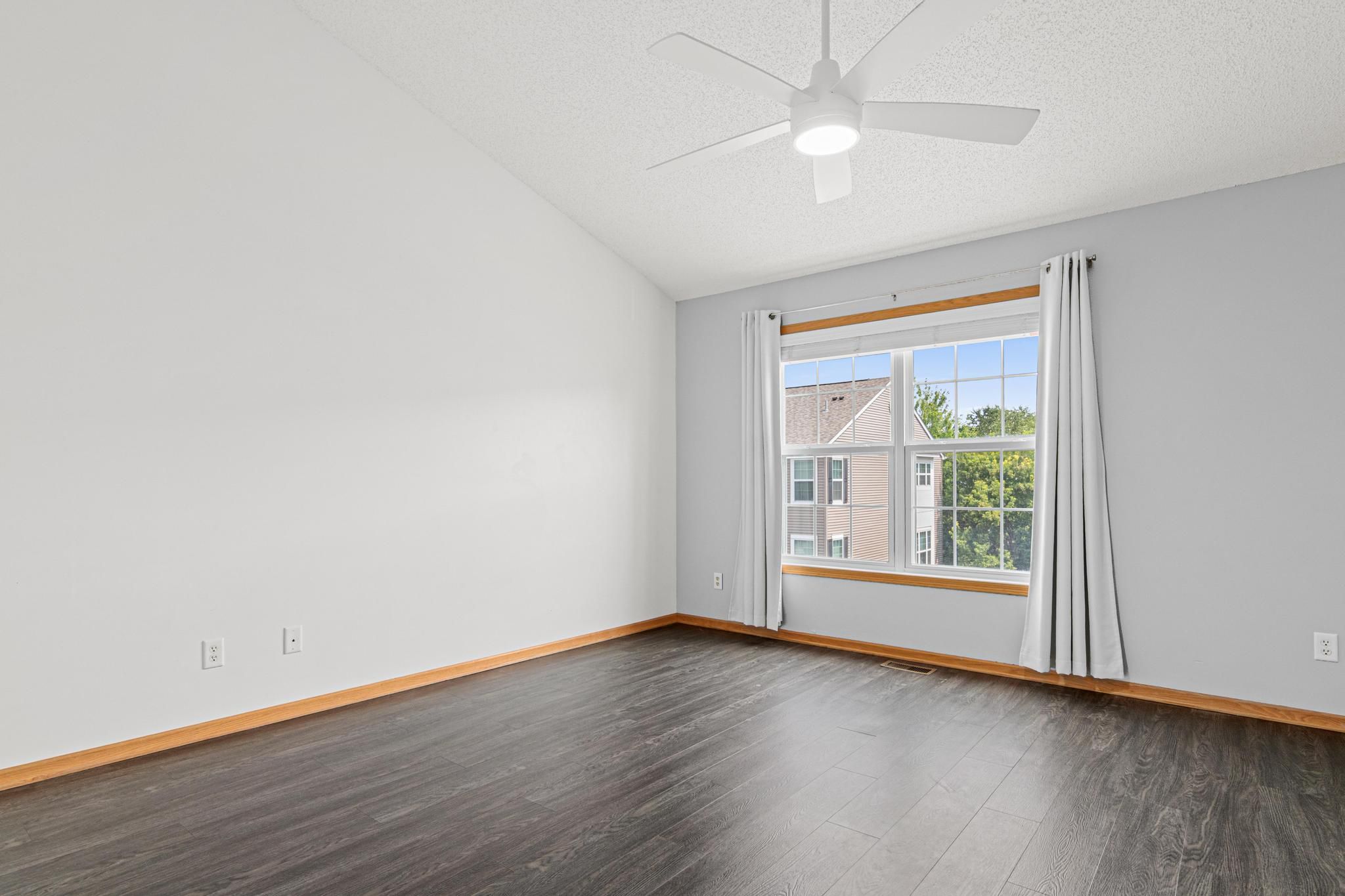  Beautifully Updated Living Near Downtown Robbinsdale - 物件實景