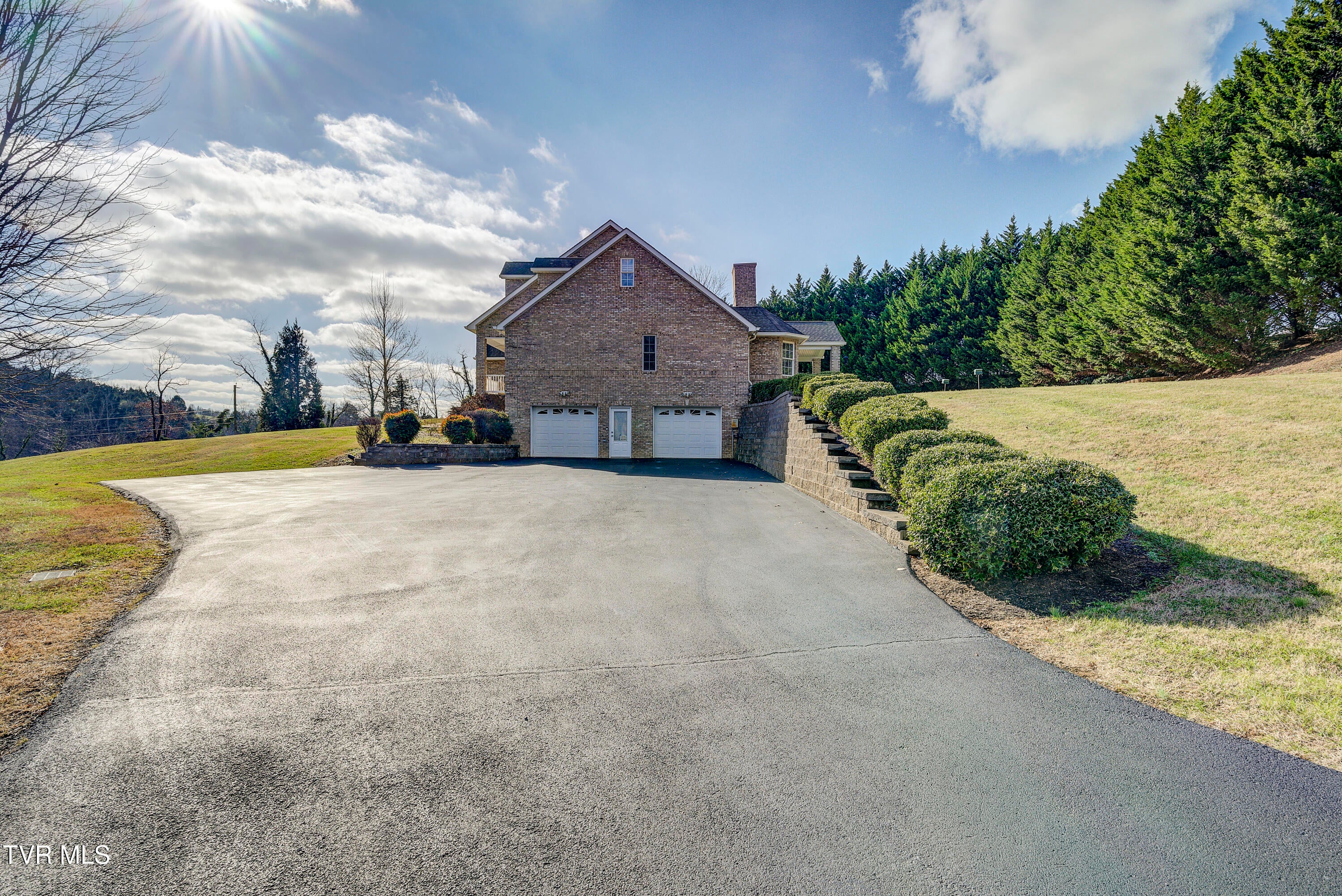 Bristol, Tennessee, 37620, United States, 4 Bedrooms Bedrooms, ,4 BathroomsBathrooms,Residential,For Sale,2001712