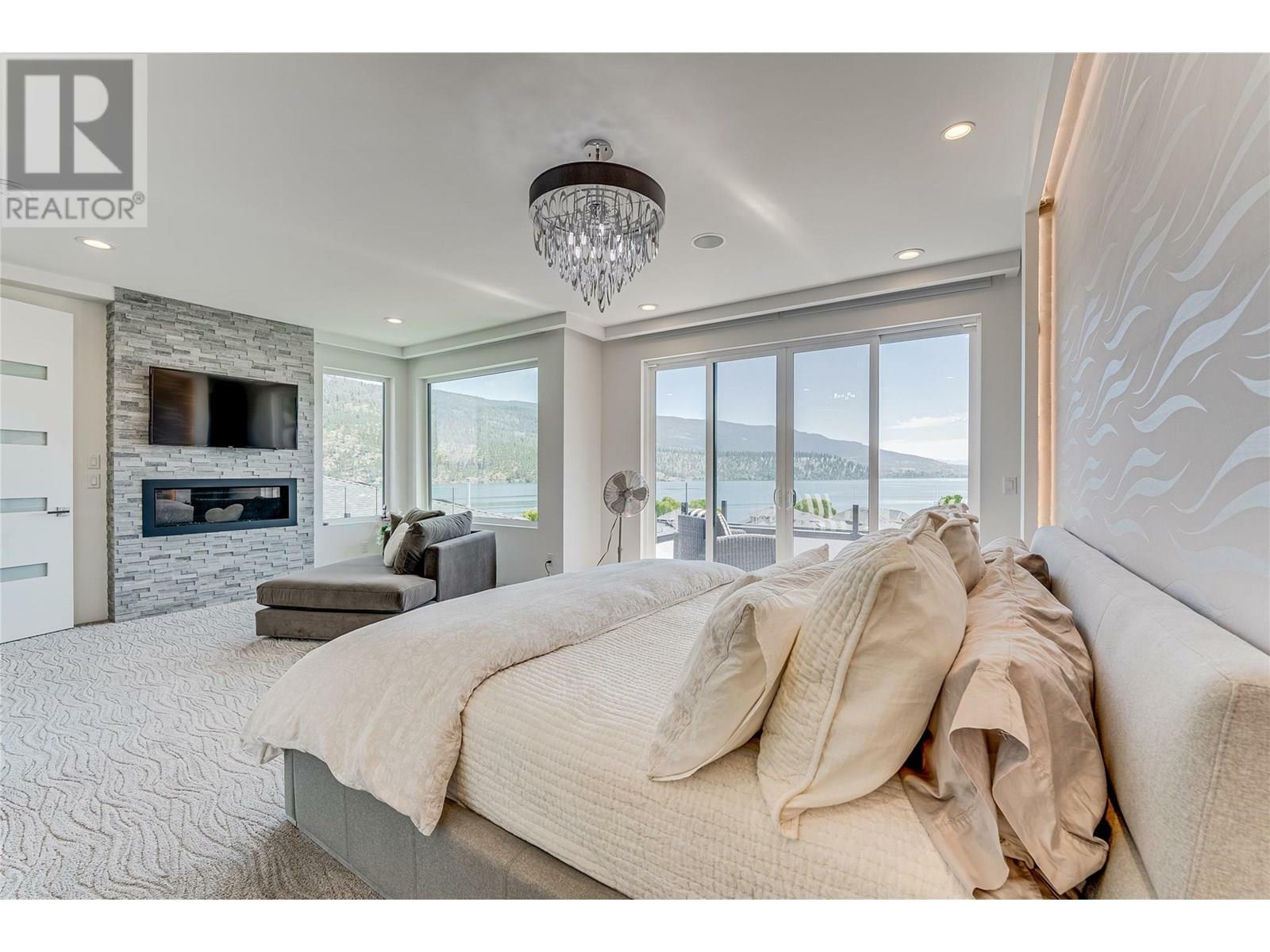 LAKE COUNTRY, British Columbia, V4V 2G2, CA, 4 Bedrooms Bedrooms, ,3 BathroomsBathrooms,Residential,For Sale,1859669