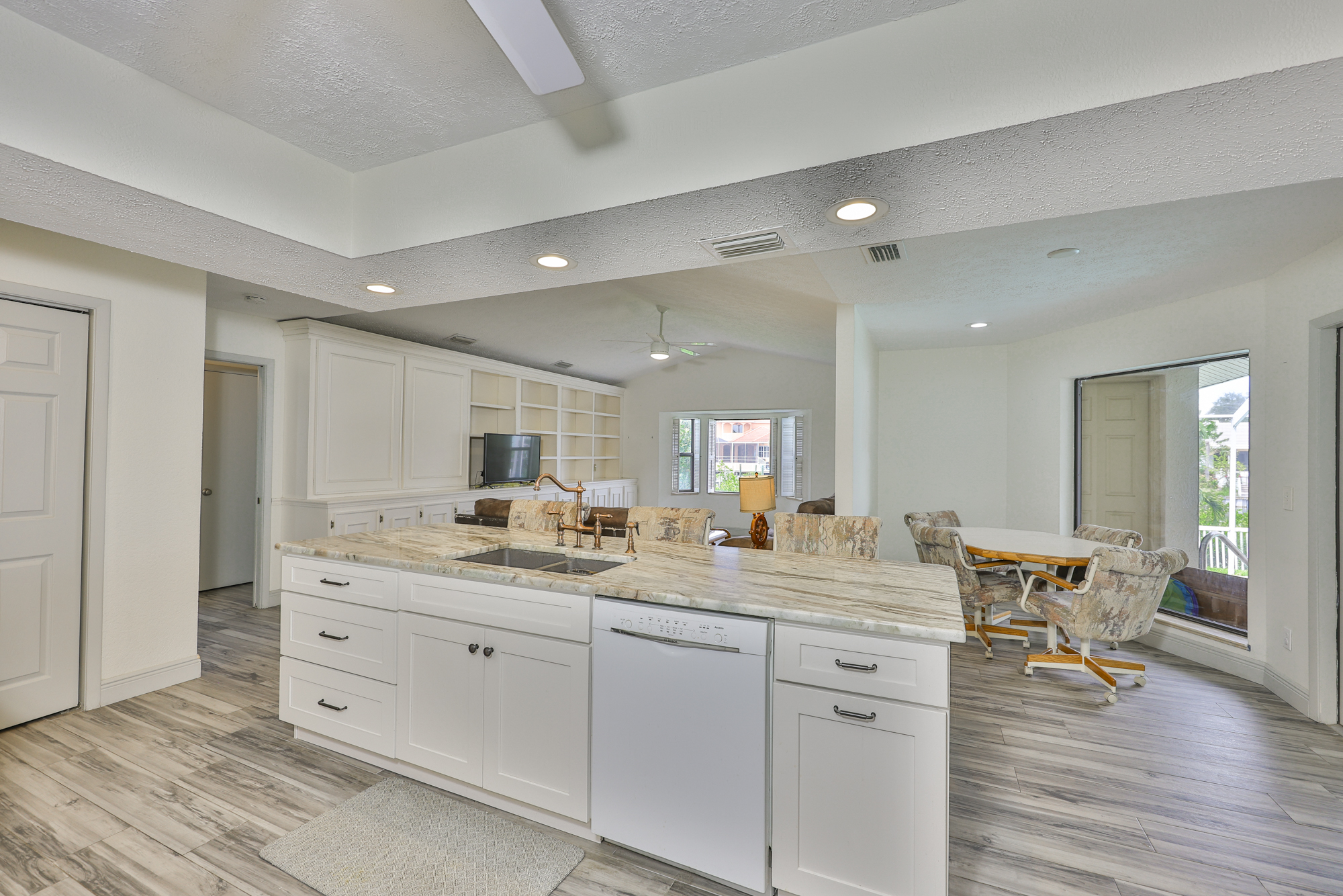 Apollo Beach, Florida, 33572, United States, 4 Bedrooms Bedrooms, ,3 BathroomsBathrooms,Residential,For Sale,1976005