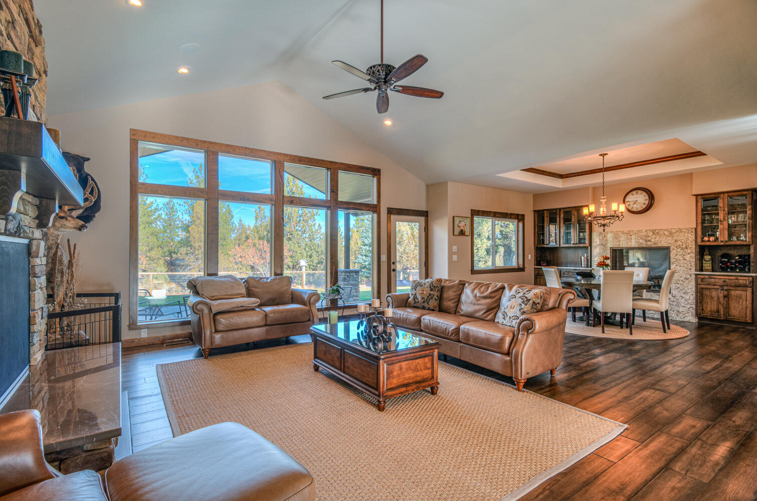 Bend, Oregon, 97703, United States, 3 Bedrooms Bedrooms, ,3 BathroomsBathrooms,Residential,For Sale,1984485