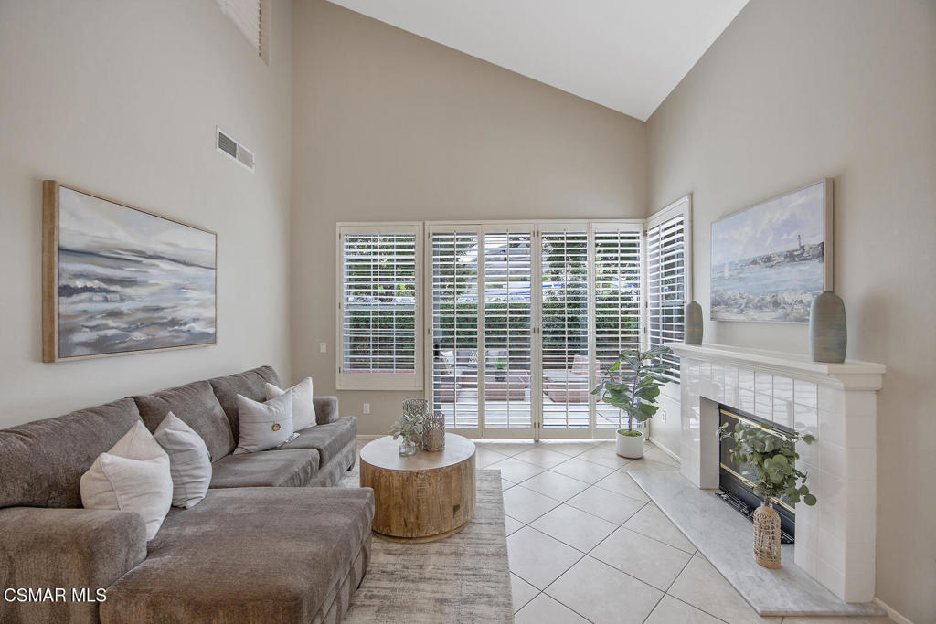 Oak Park, California, 91377, United States, 3 Bedrooms Bedrooms, ,3 BathroomsBathrooms,Residential,For Sale,1991035