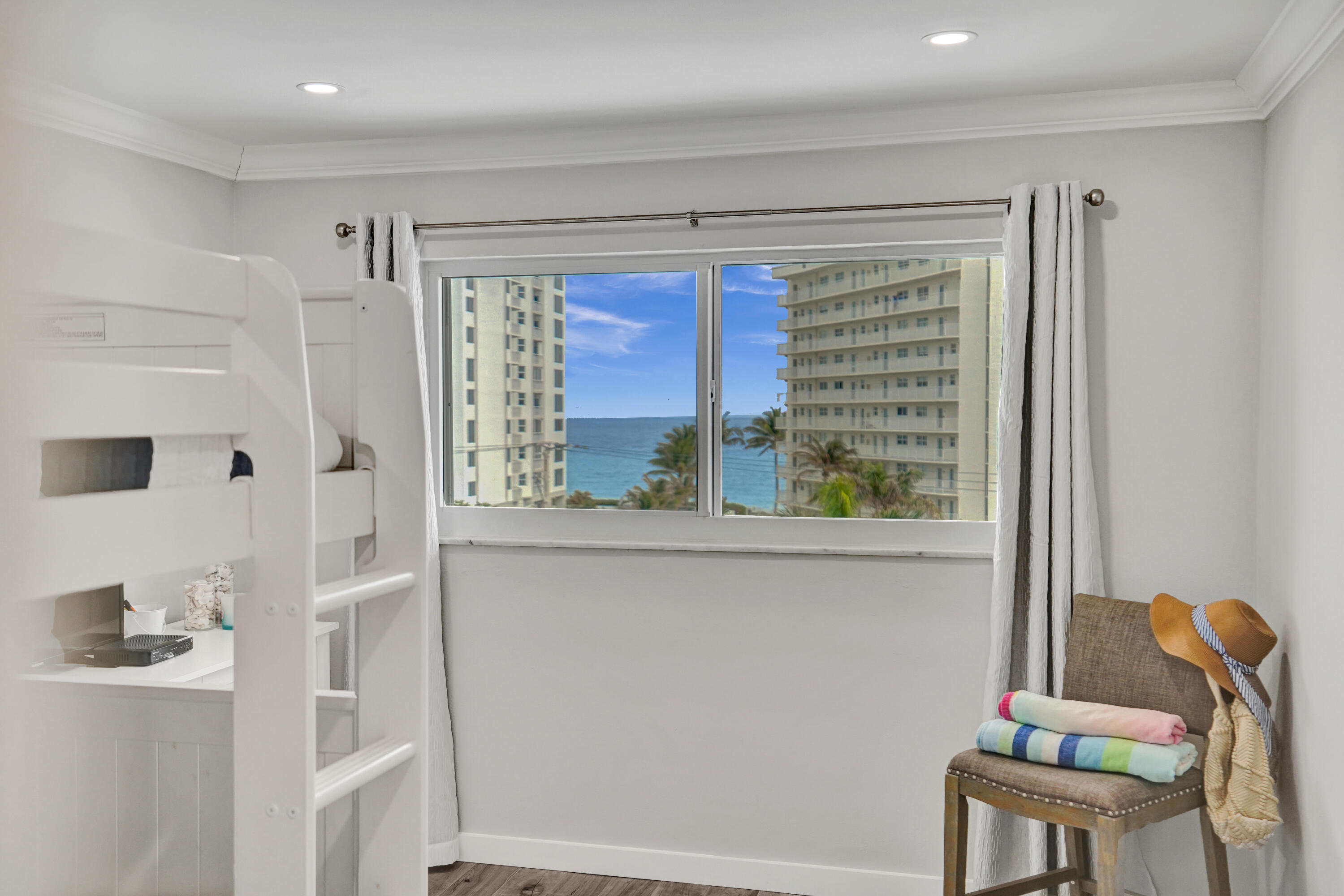 Highland Beach, Florida, 33487, United States, 2 Bedrooms Bedrooms, ,2 BathroomsBathrooms,Residential,For Sale,1828611