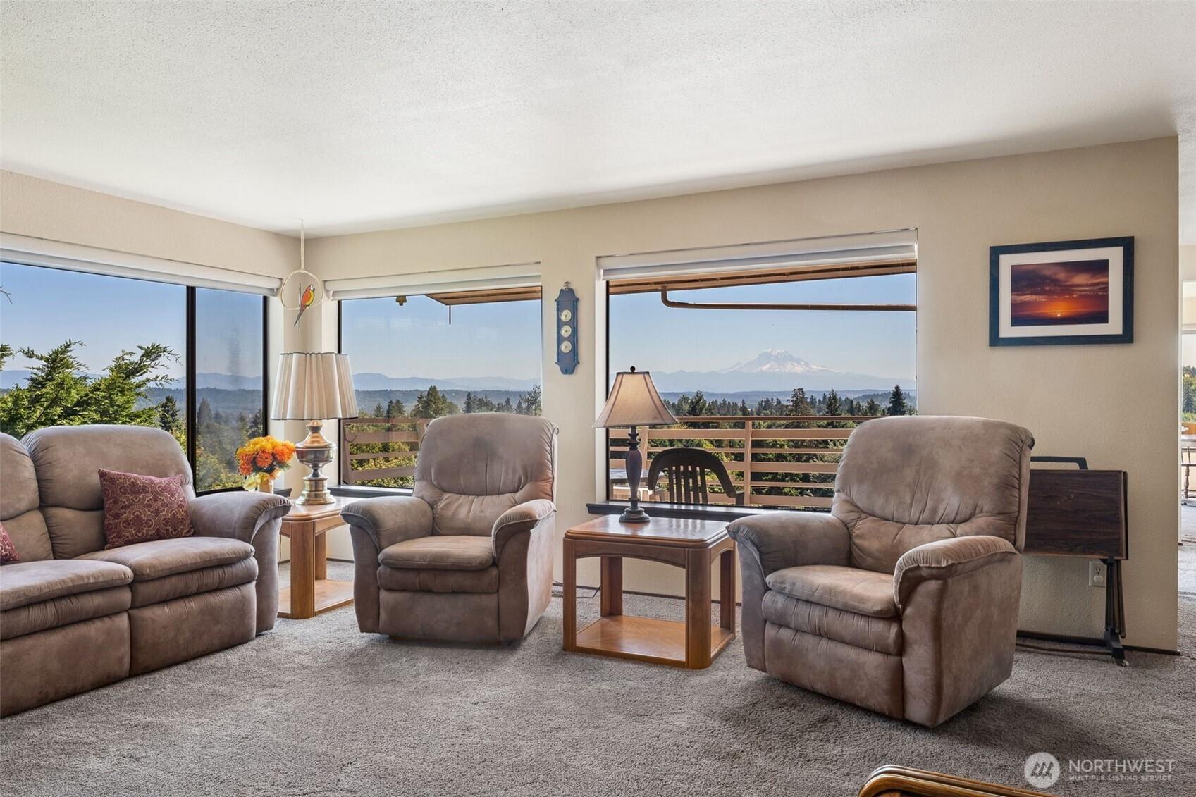 KENT, Washington, 98032, United States, 4 Bedrooms Bedrooms, ,3 BathroomsBathrooms,Residential,For Sale,1927250