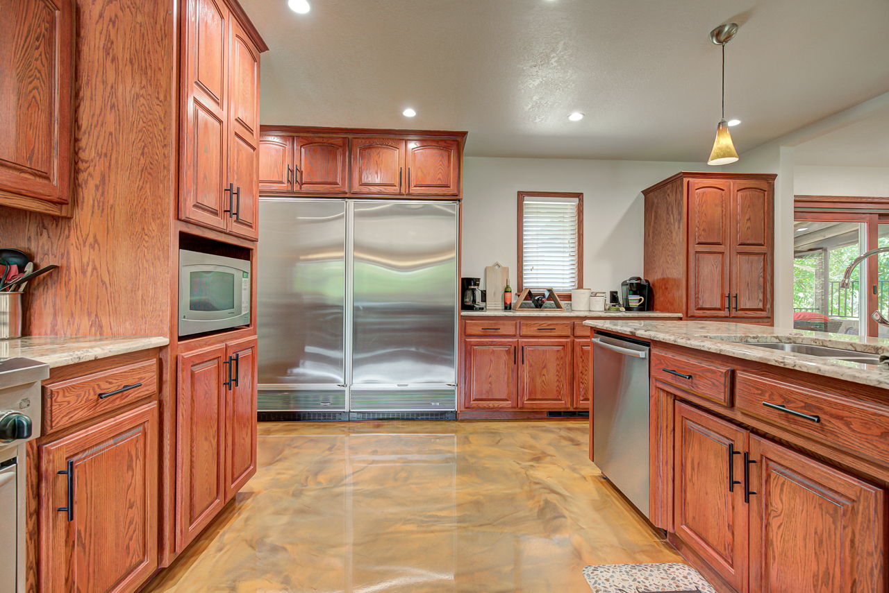 Enid, Oklahoma, 73703, United States, 4 Bedrooms Bedrooms, ,3 BathroomsBathrooms,Residential,For Sale,1810033