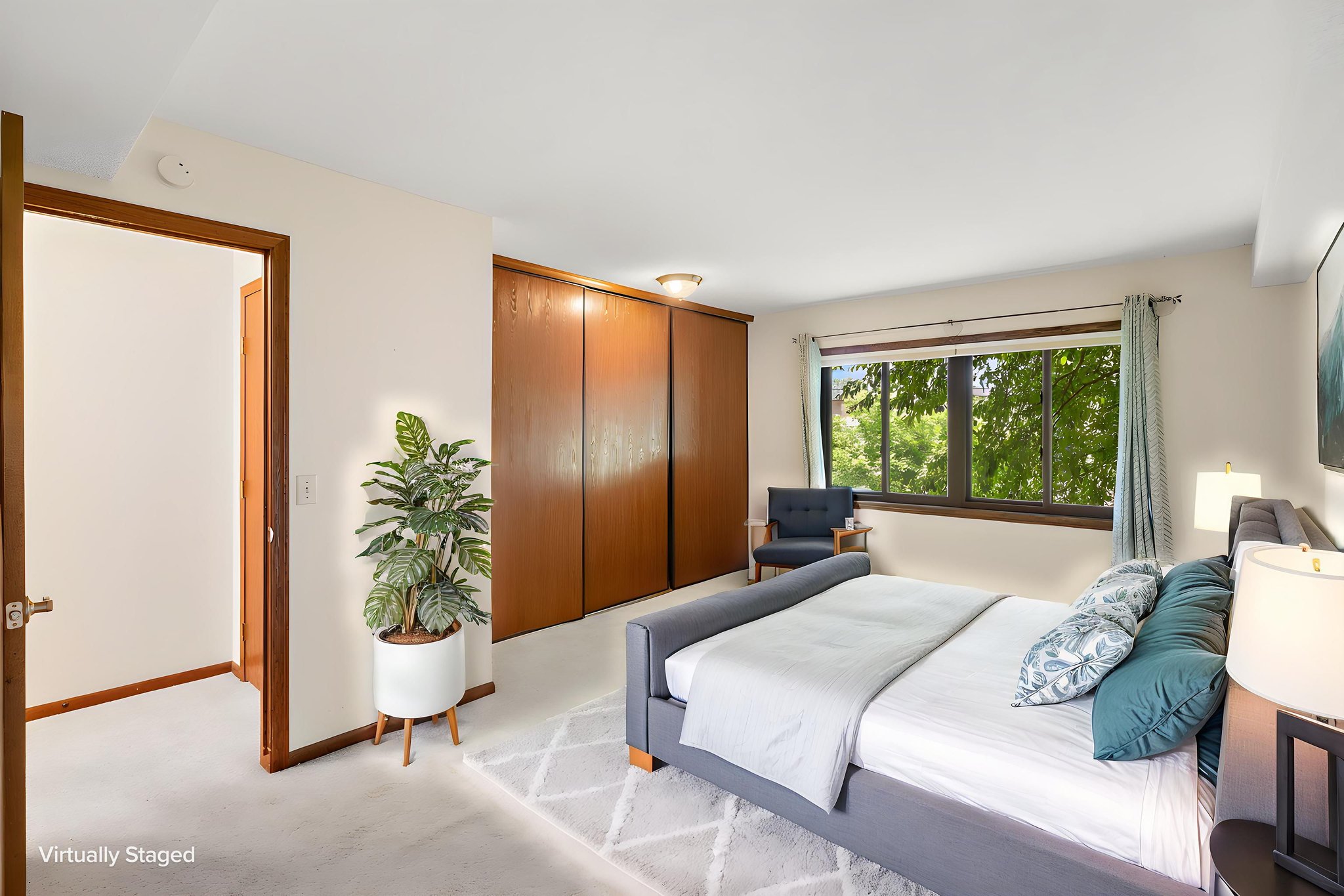  Light-Filled Loft in Desirable Woodbury - 物件實景