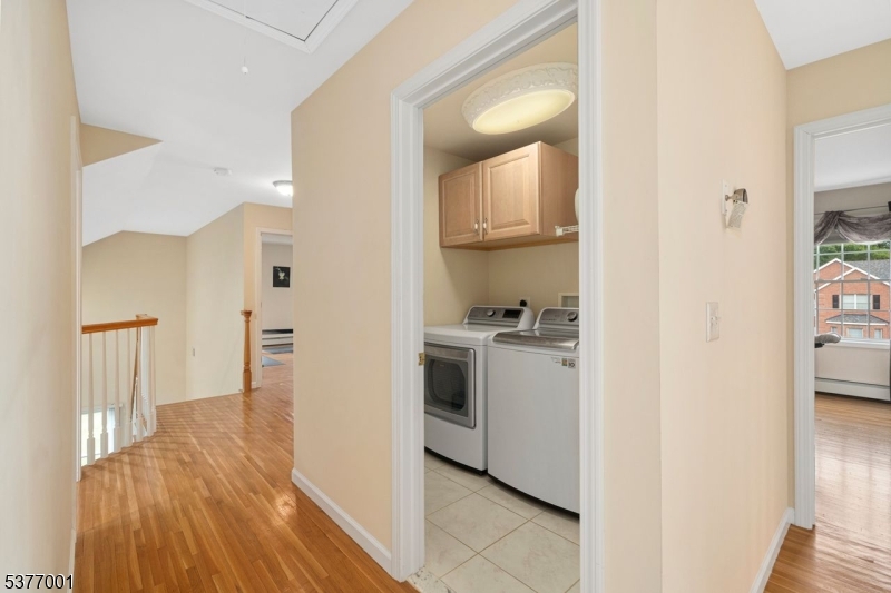 Newton Town, New Jersey, 07860, United States, 4 Bedrooms Bedrooms, ,3 BathroomsBathrooms,Residential,For Sale,1985191