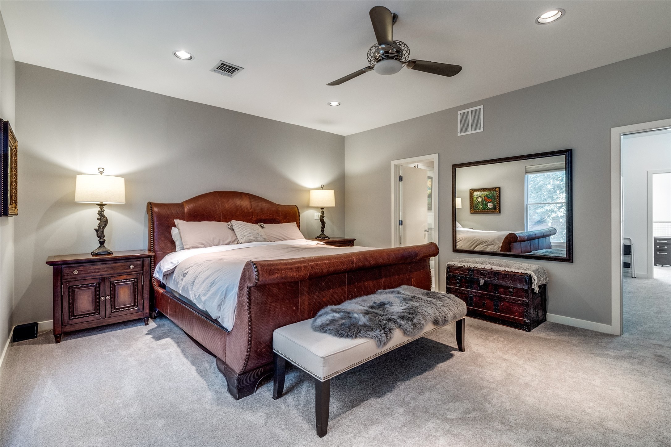 Dallas, Texas, 75204, United States, 2 Bedrooms Bedrooms, ,3 BathroomsBathrooms,Residential,For Sale,1917449