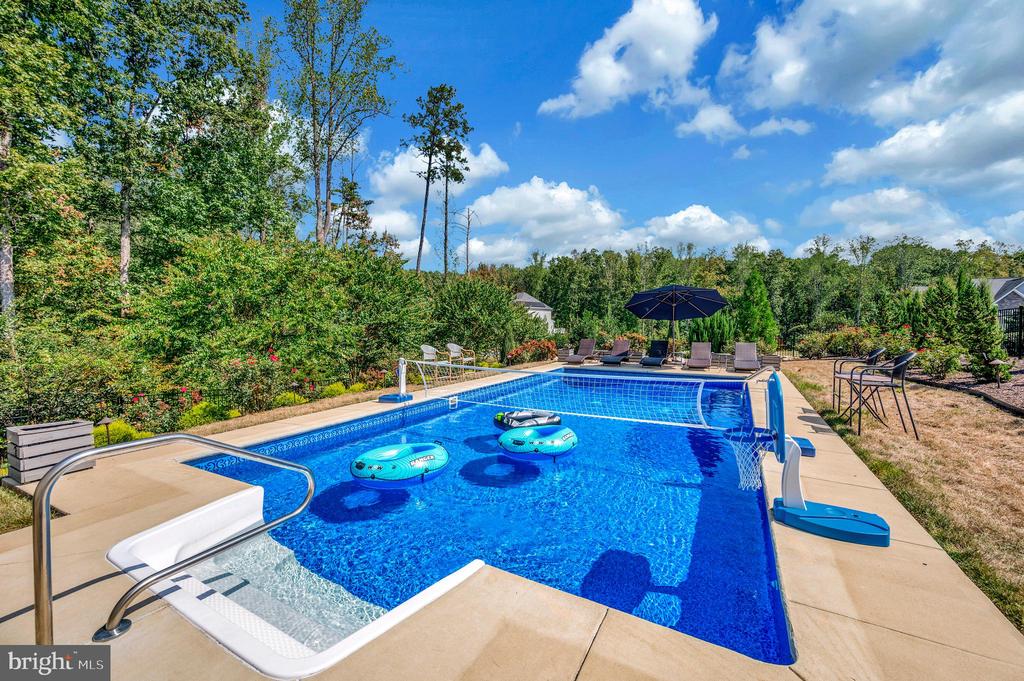 Fredericksburg, Virginia, 22406, United States, 5 Bedrooms Bedrooms, ,6 BathroomsBathrooms,Residential,For Sale,1981857