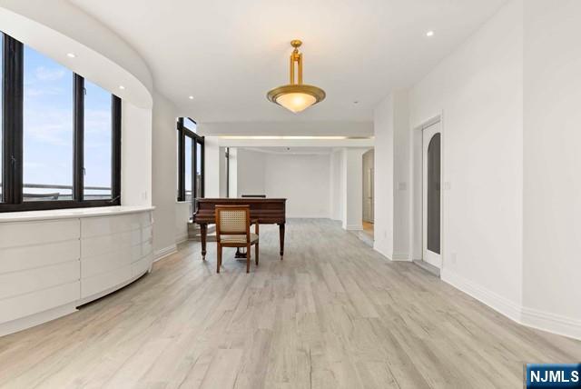 Cliffside Park, New Jersey, 07010, United States, 3 Bedrooms Bedrooms, ,4 BathroomsBathrooms,Residential,For Sale,1885354