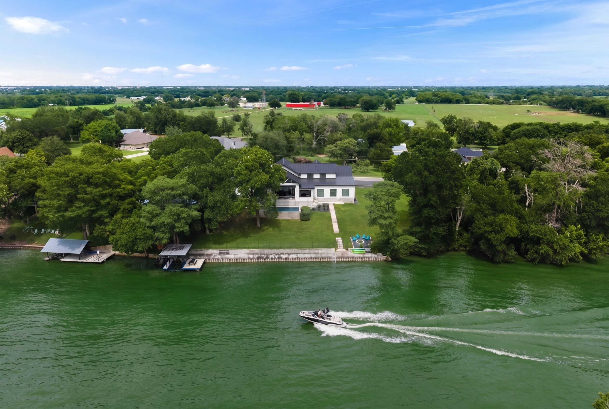  Lakefront Luxury Designed to Perform - 物件實景