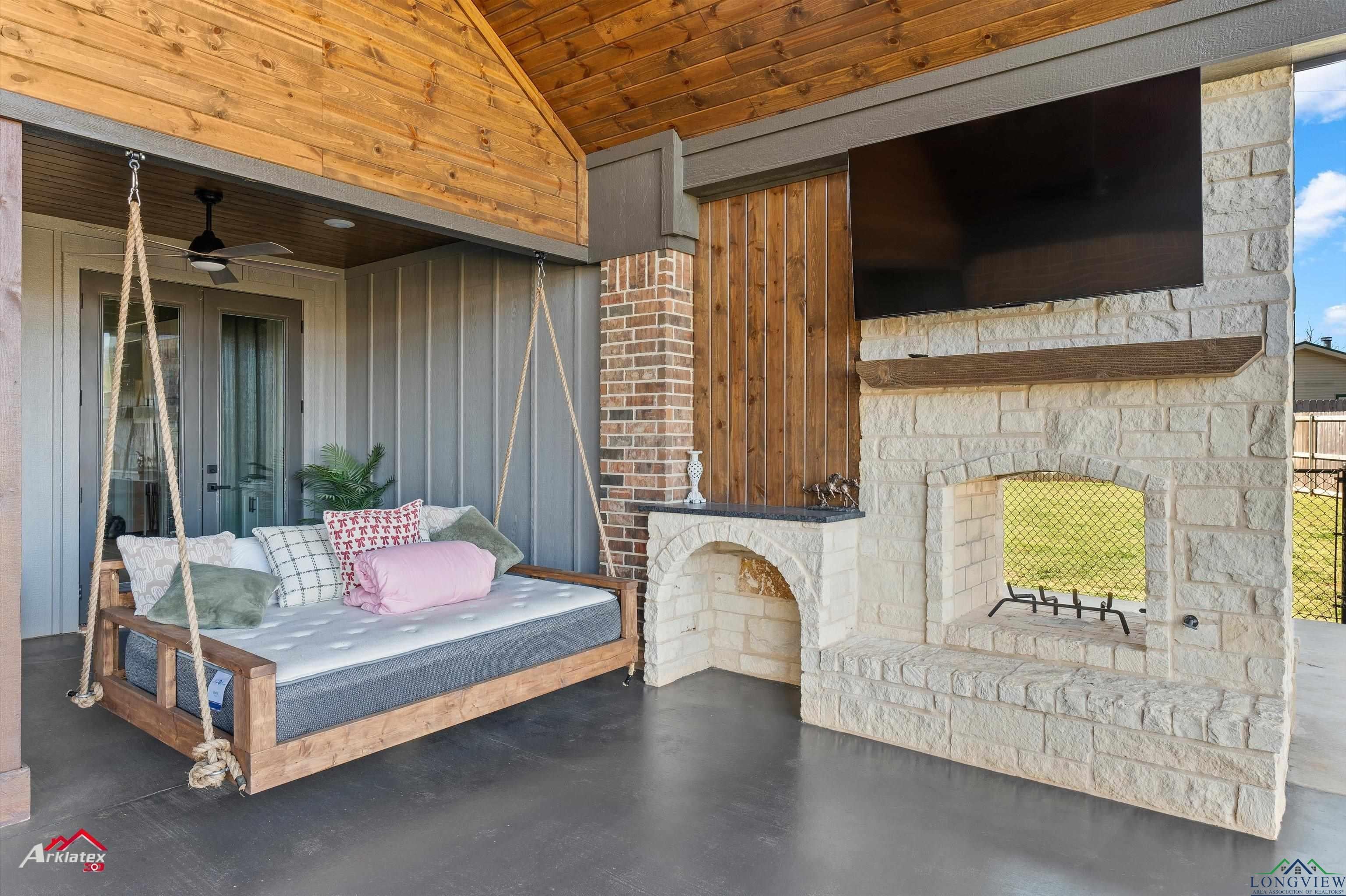 Hallsville, Texas, 75650-3511, United States, 4 Bedrooms Bedrooms, ,3 BathroomsBathrooms,Residential,For Sale,1980280