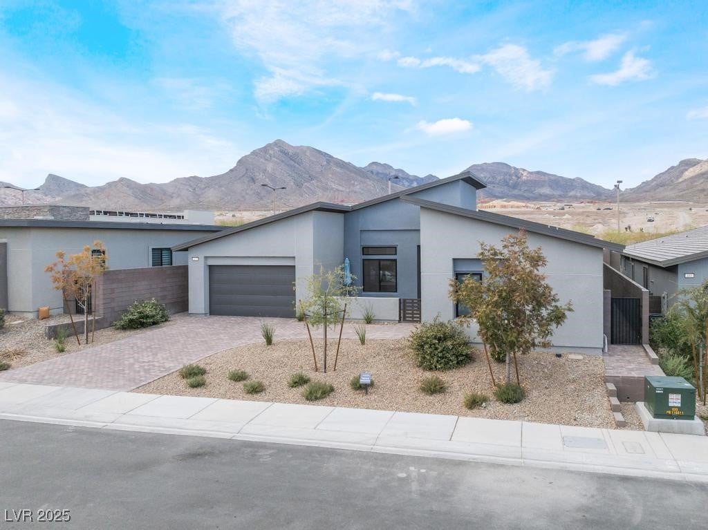 Las Vegas, Nevada, 89138, United States, 4 Bedrooms Bedrooms, ,4 BathroomsBathrooms,Residential,For Sale,1900664