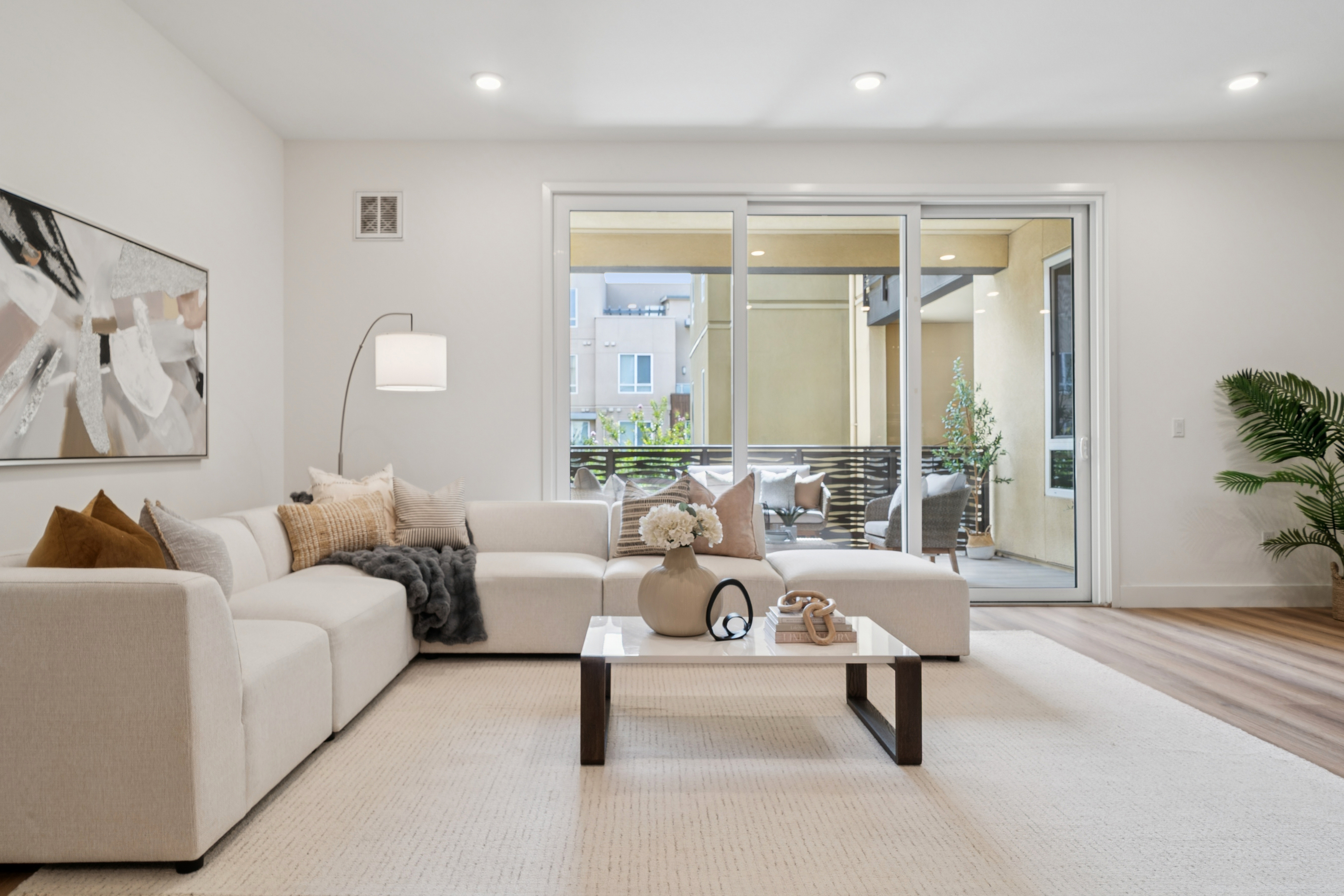  Luxury Light-Filled Metro Crossing Condo - 物件實景