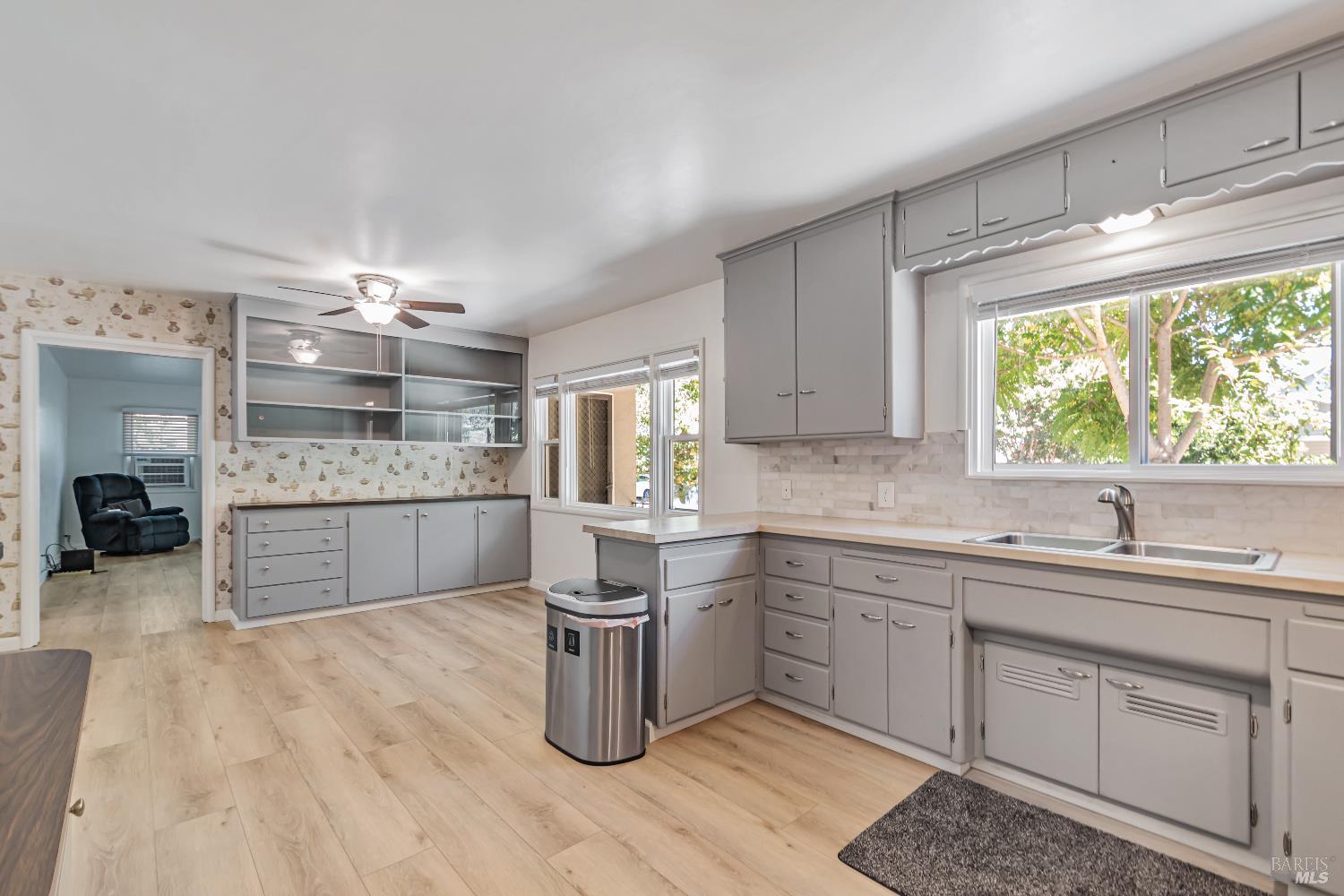 Santa Rosa, California, 95401, United States, 2 Bedrooms Bedrooms, ,2 BathroomsBathrooms,Residential,For Sale,1925442