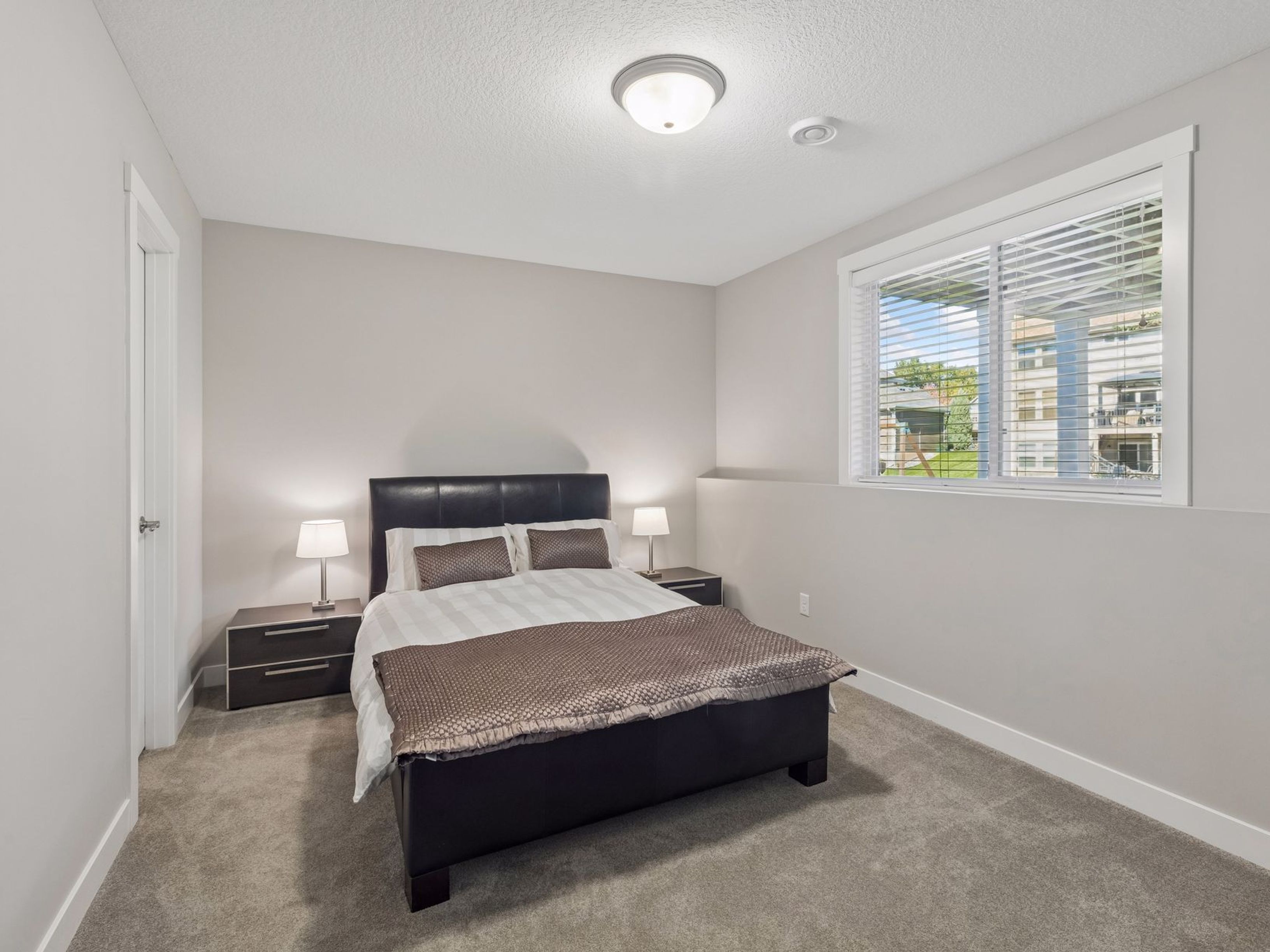  Luxury Living in Desirable Brown’s Creek Cove - 物件實景