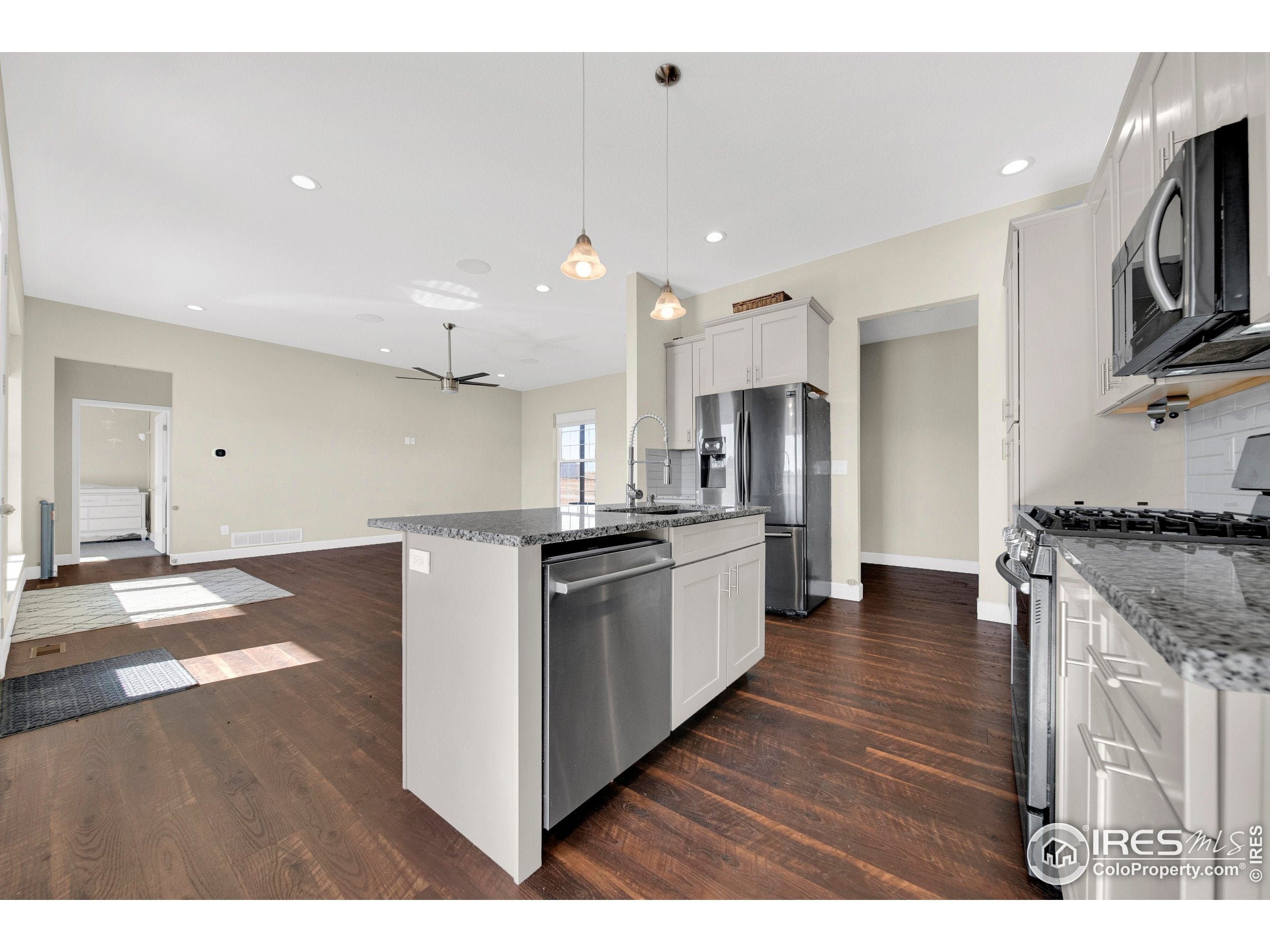 Wiggins, Colorado, 80654, United States, 5 Bedrooms Bedrooms, ,2 BathroomsBathrooms,Residential,For Sale,1982947