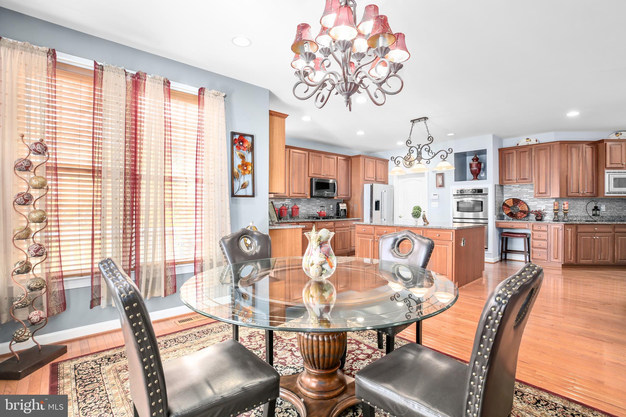 Woodbridge, Virginia, 22192, United States, 5 Bedrooms Bedrooms, ,5 BathroomsBathrooms,Residential,For Sale,1987362