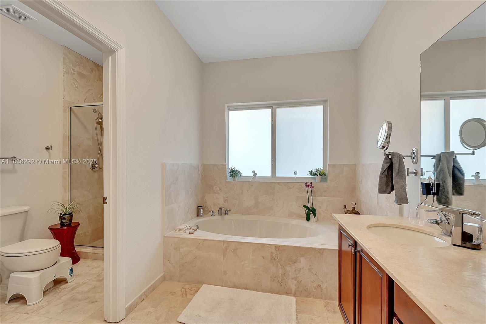Miami, Florida, 33187, United States, 4 Bedrooms Bedrooms, ,3 BathroomsBathrooms,Residential,For Sale,1900896