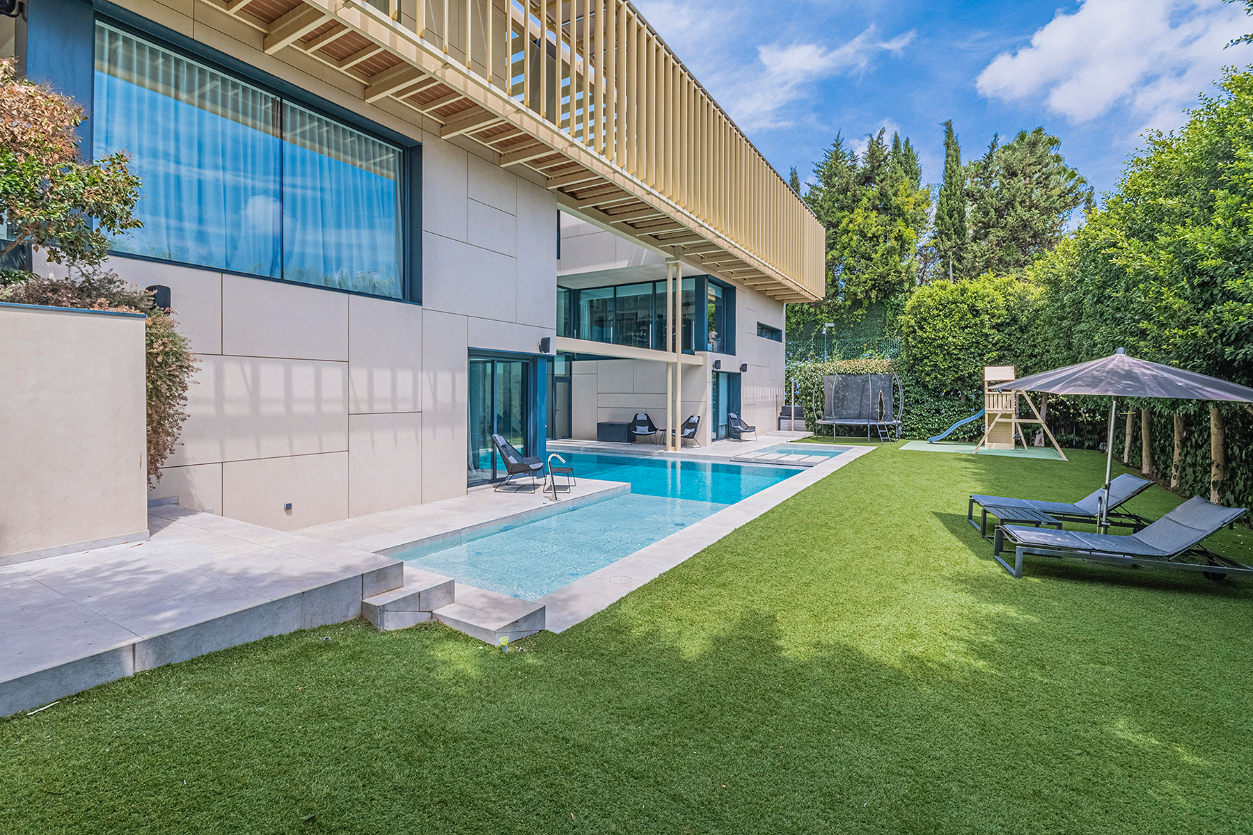  Luxury contemporary villa with pool, garden, and top energy efficiency - 物件實景