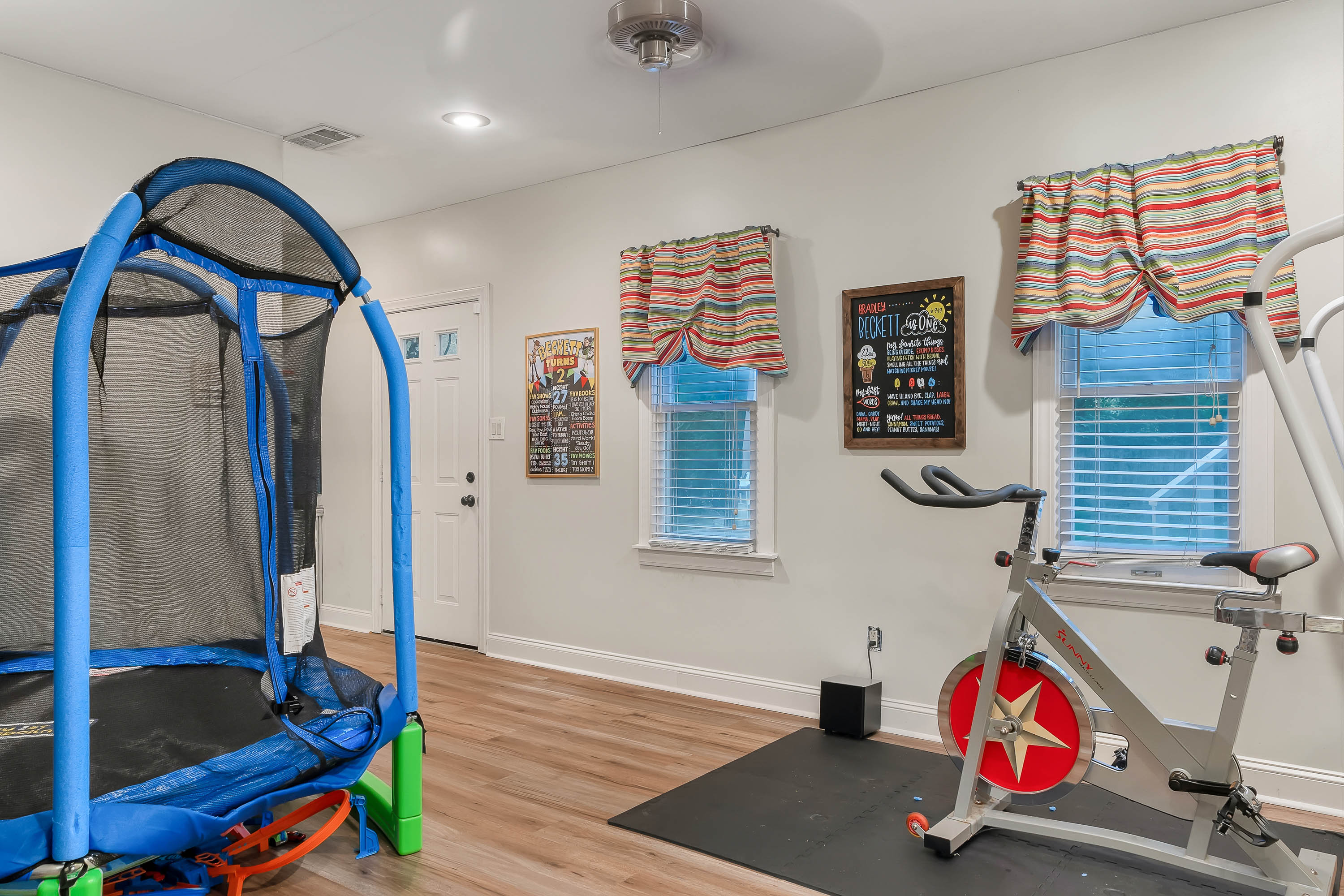 Jonesboro, Arkansas, 72401, United States, 4 Bedrooms Bedrooms, ,4 BathroomsBathrooms,Residential,For Sale,1961843